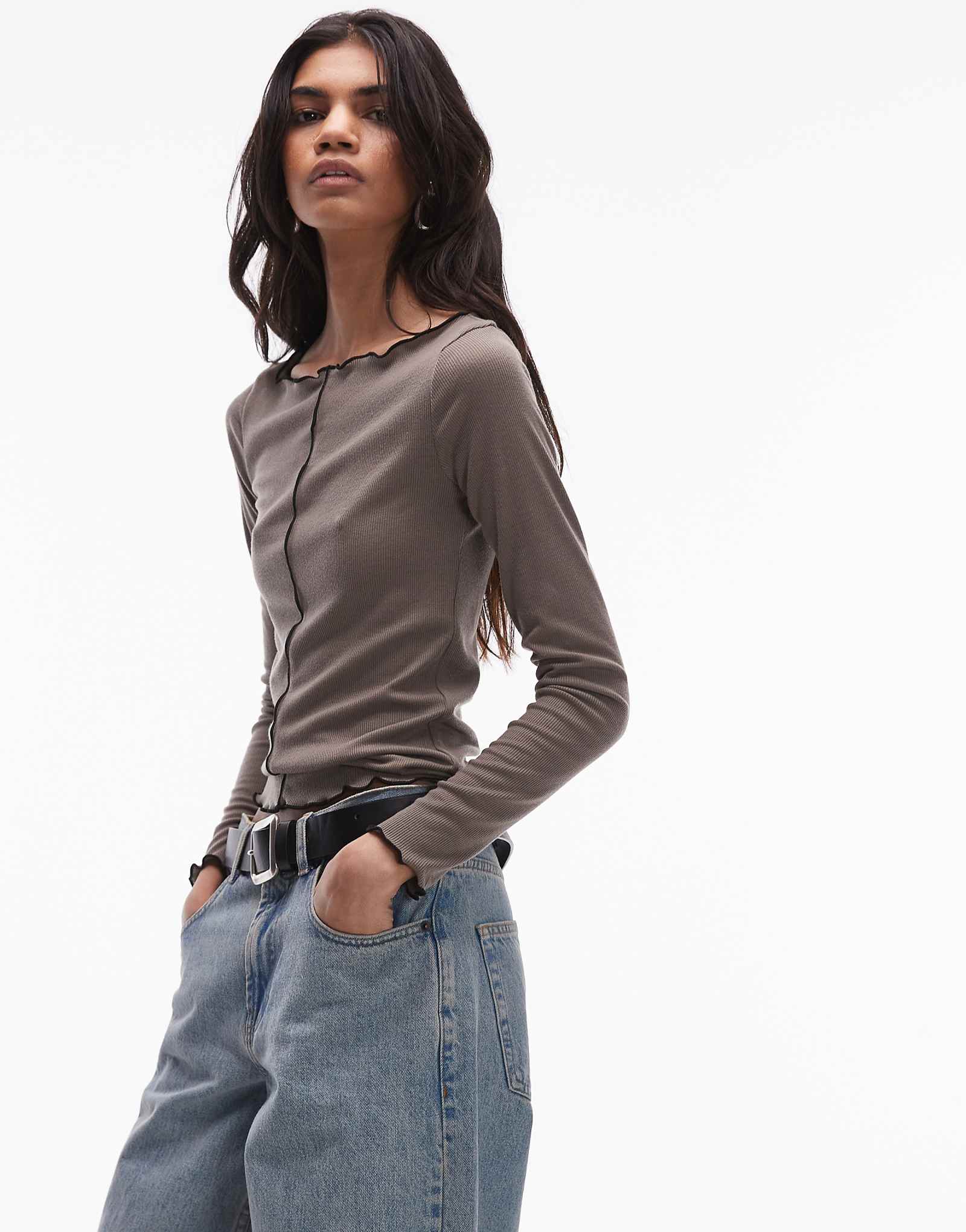 Контрастный шов с изображением манго окрасит края салата-латука в коричневый цвет 2990₽