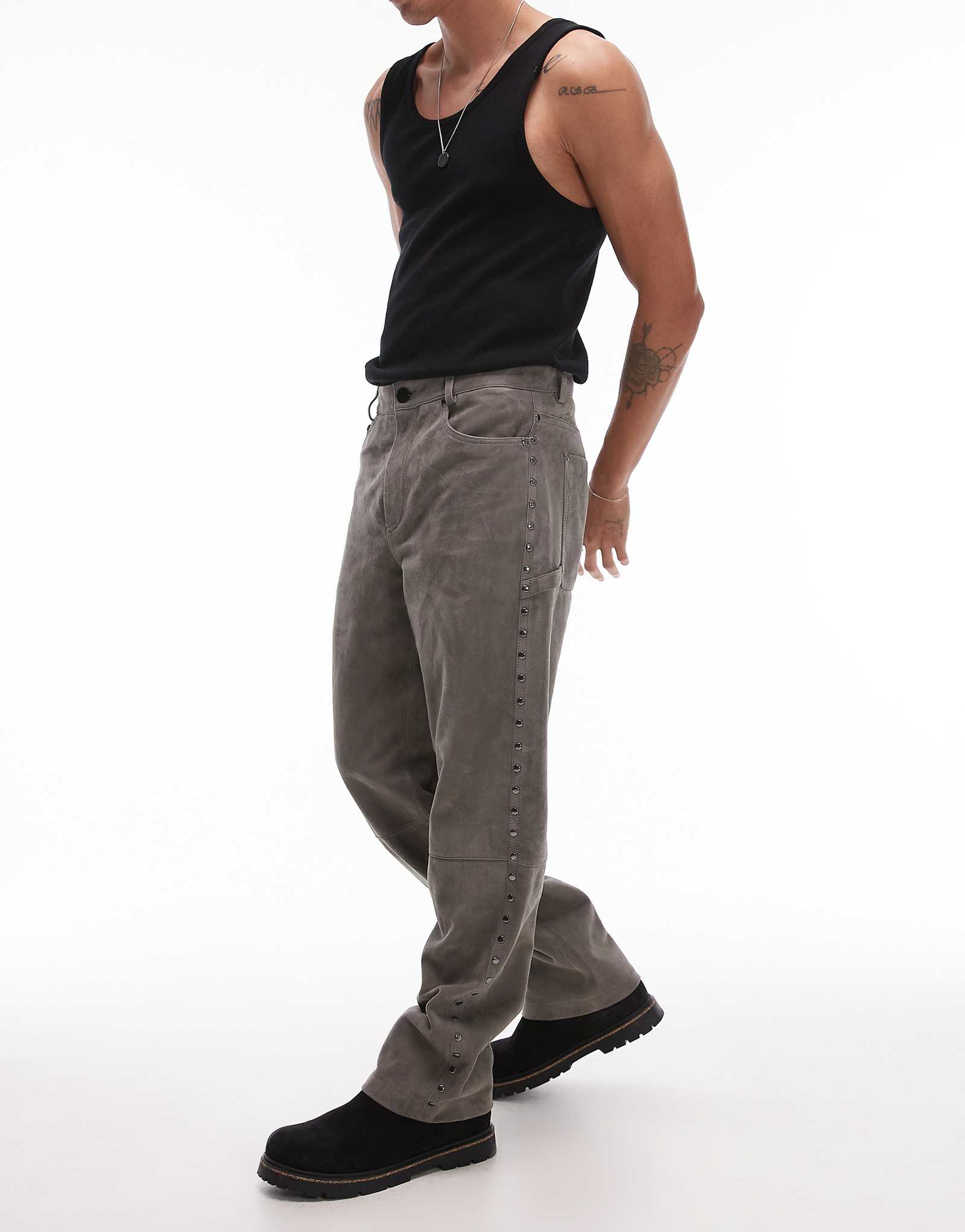 Свободные замшевые брюки премиум-класса Topman серого цвета с заклепками 17690₽