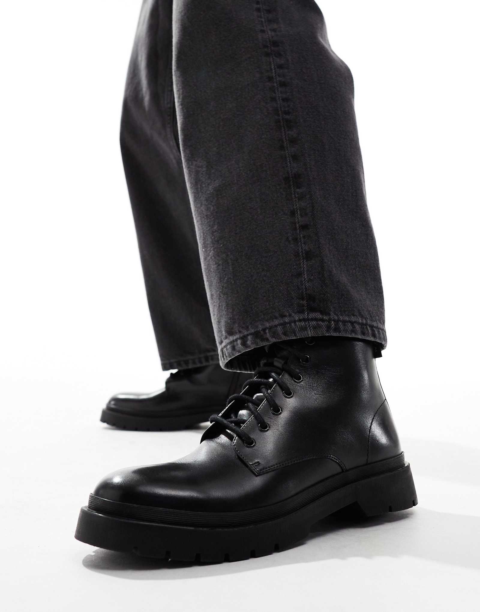 Кружевные ботинки Walk London Callum из черной кожи 16190₽