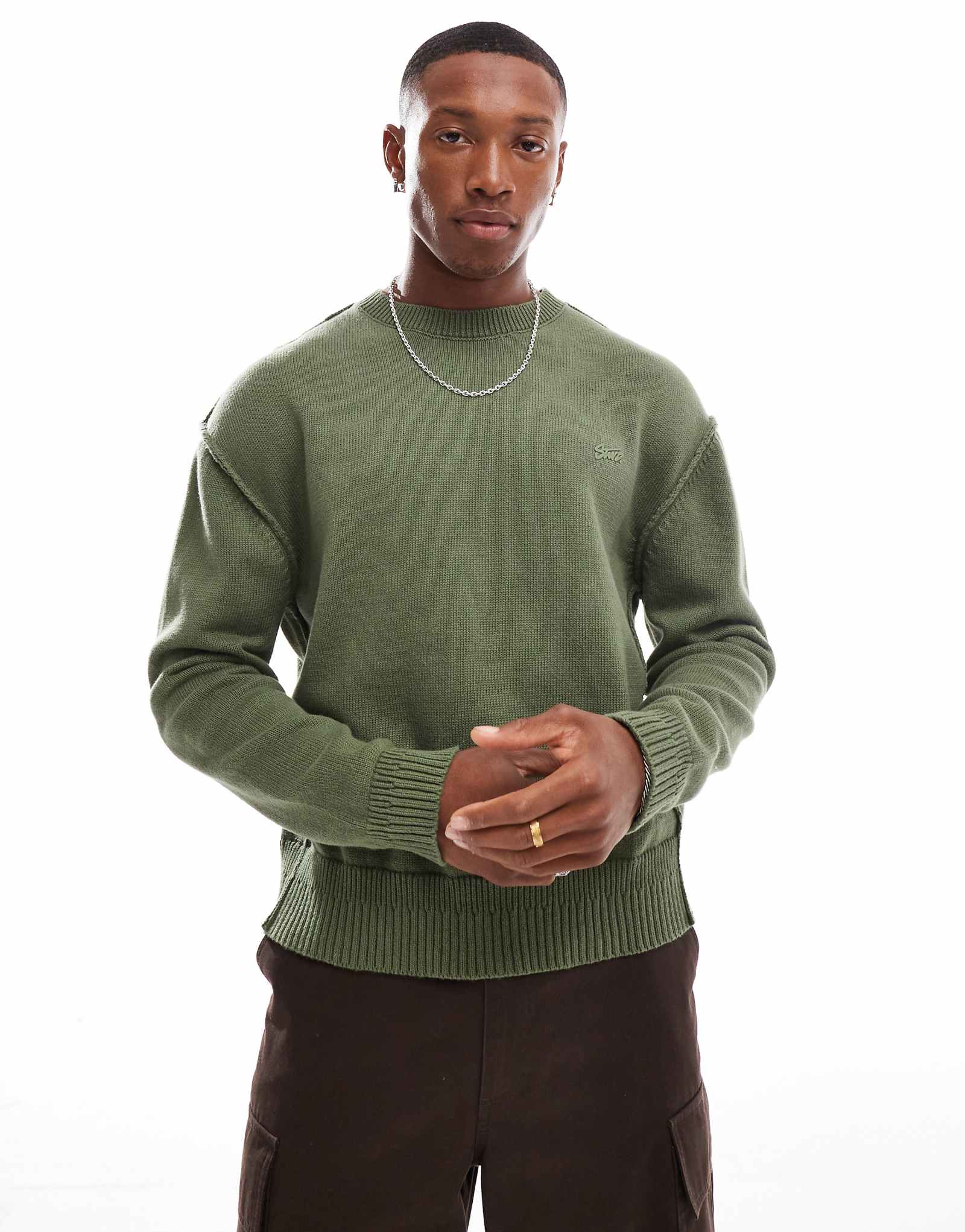 Вязаный джемпер с открытыми швами Pull-Bear цвета хаки