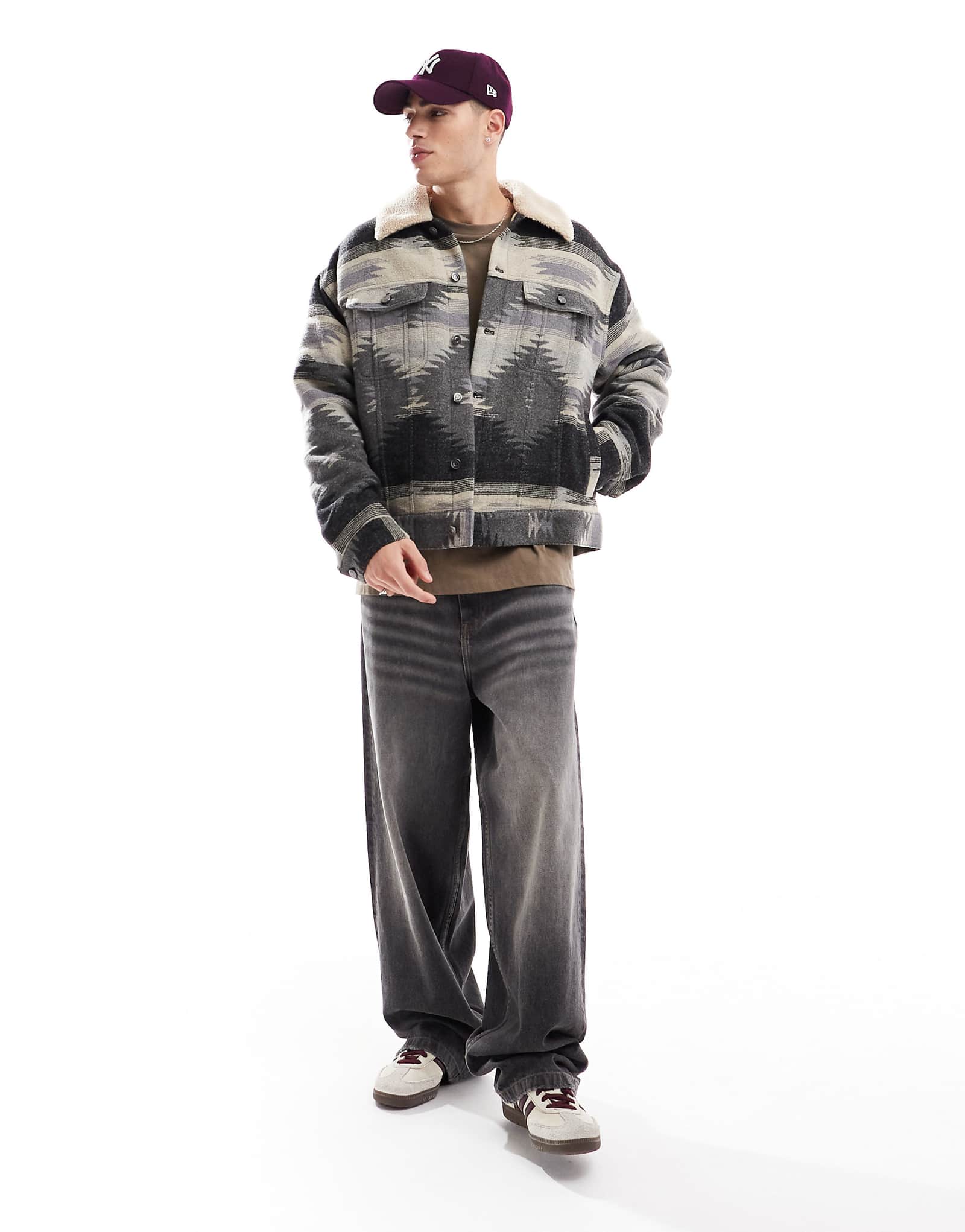 ДИЗАЙНЕРСКАЯ шерстяная куртка harrington оверсайз с принтом от ASOS DESIGN серого цвета 6390₽