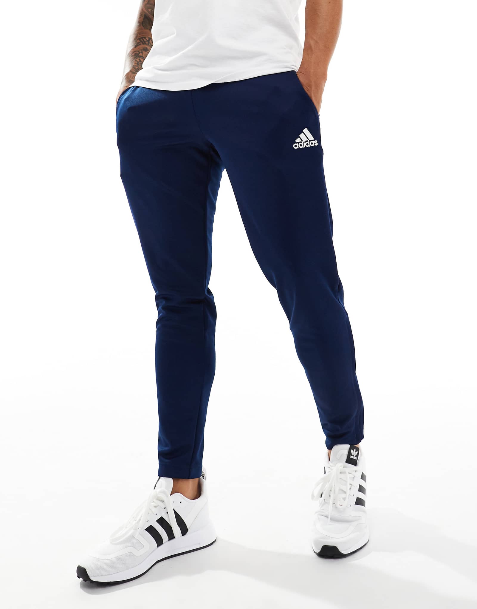 брюки adidas Training Entrada 22 черного цвета 5890₽