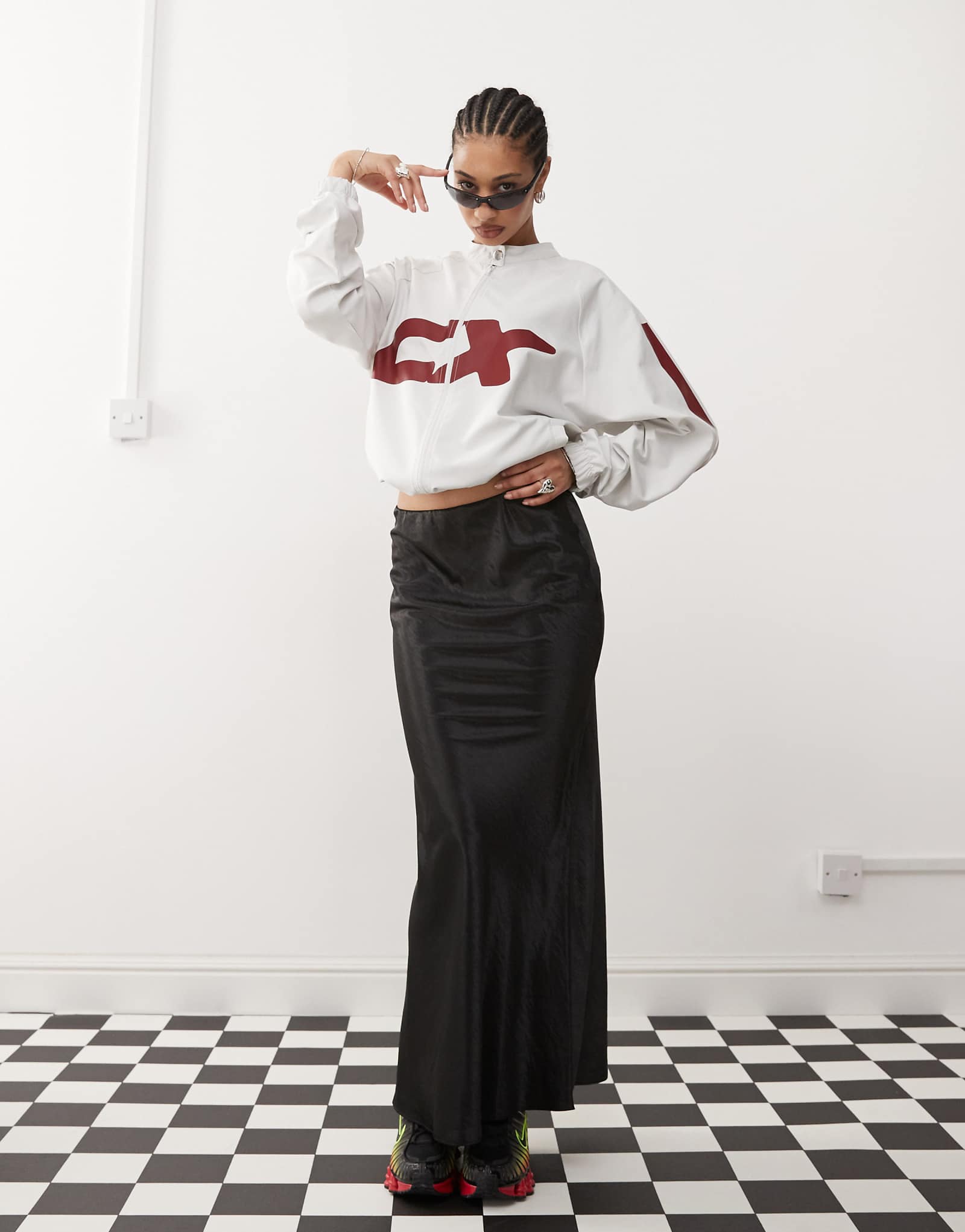 Атласная юбка-макси-комбинация COLLUSION черного цвета 7290₽