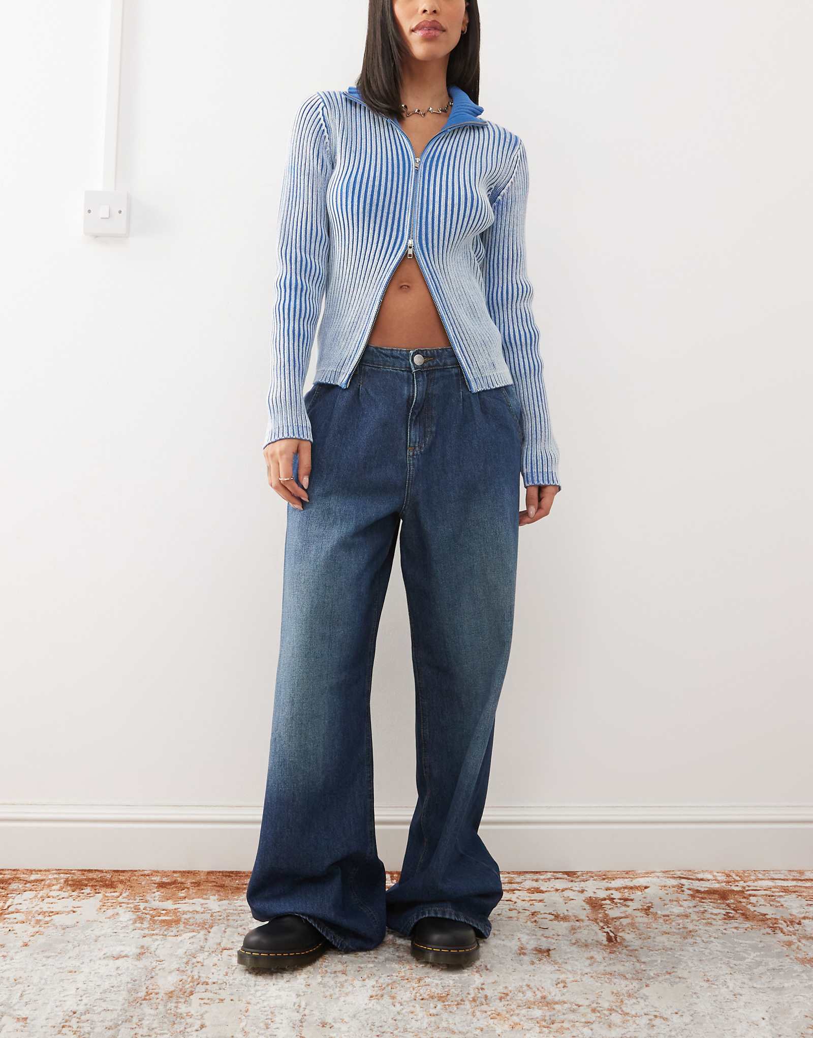 Мешковатые джинсы Noisy May Mila темно-синего цвета постиранные 5990₽