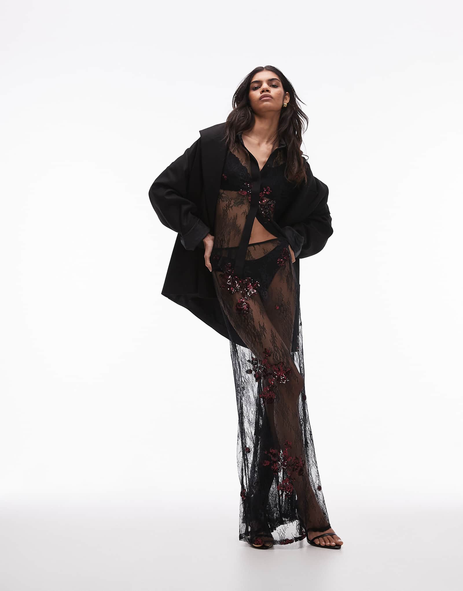 Кружевная макси-юбка черного цвета с бордовыми пайетками Topshop - часть комплекта 16690₽