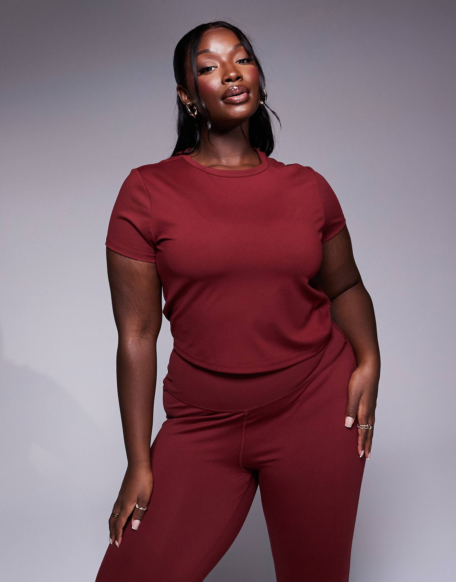 Детская футболка ASOS 4505 Curve Icon soft touch performance бордового цвета 3790₽