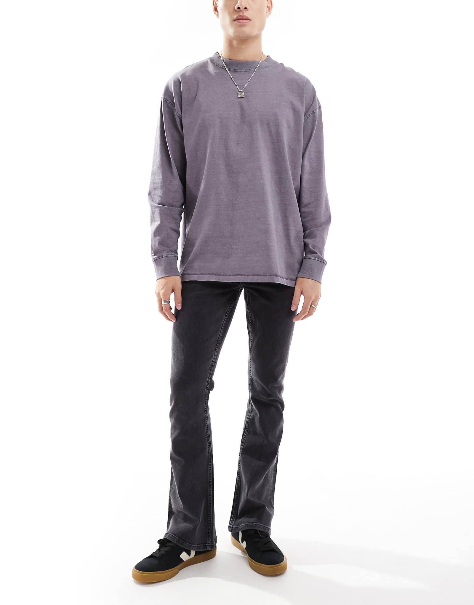 ДИЗАЙНЕРСКИЕ джинсы-клеш ASOS черного цвета 2290₽