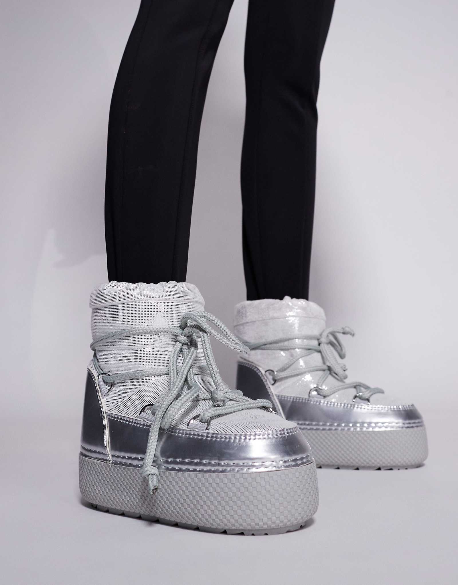 Серебристые зимние ботинки на шнуровке South Beach 10690₽