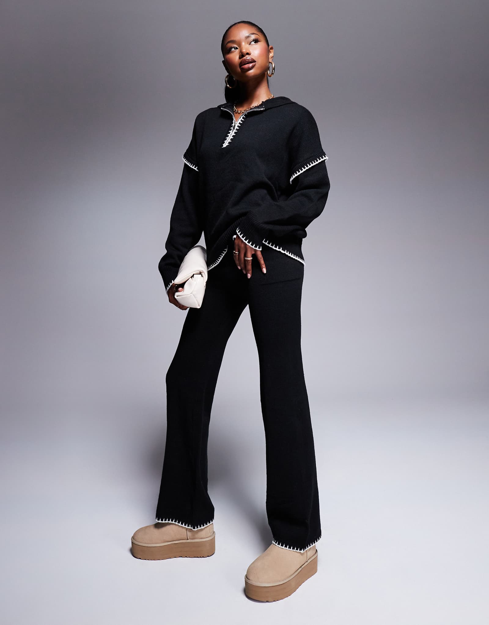 Широкие трикотажные брюки Kaiia с контрастной строчкой черного цвета - часть комплекта 8490₽