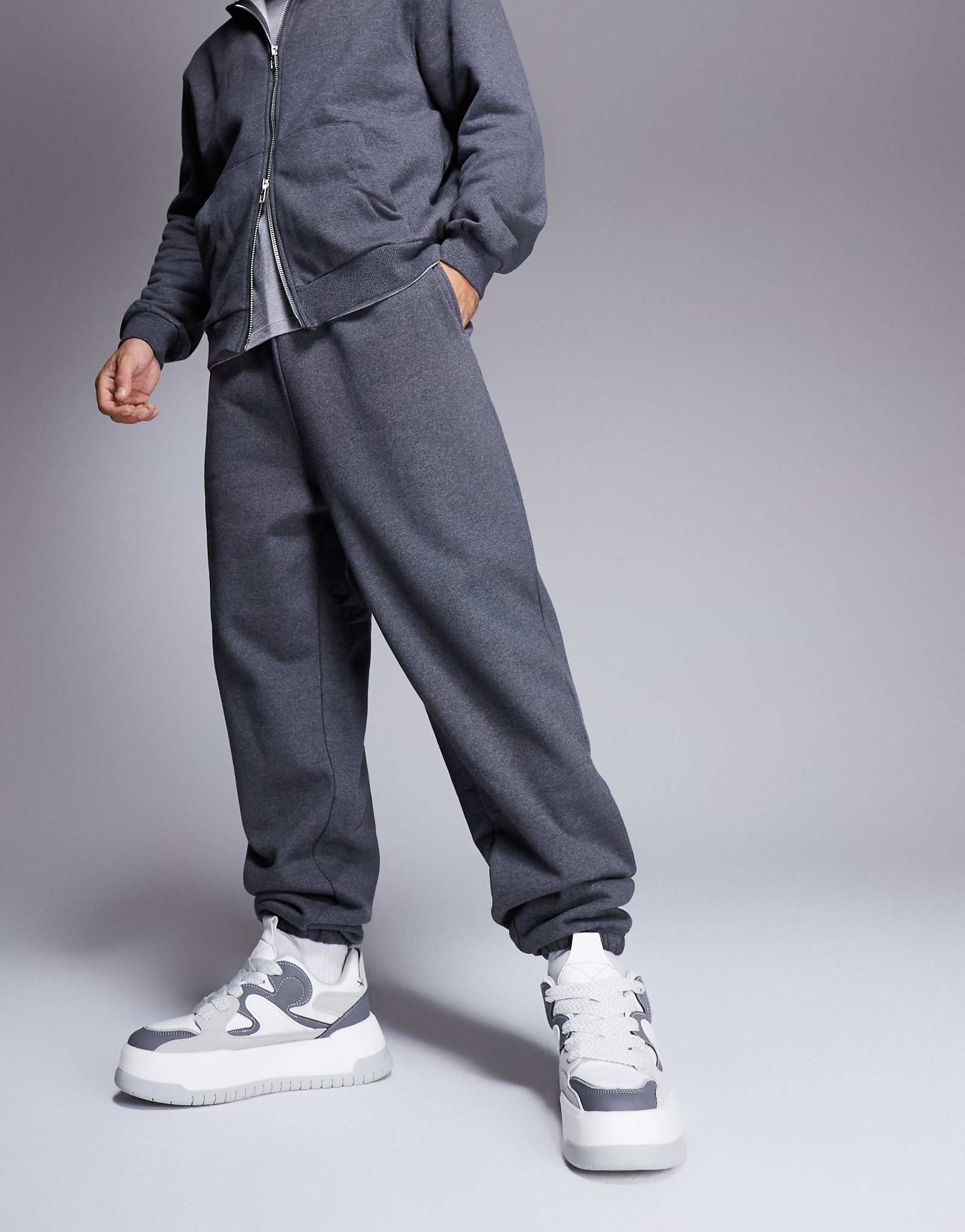 Спортивные брюки ASOS DESIGN premium heavyweight оверсайз размером 400 г из древесно-коричневого вереска 5690₽