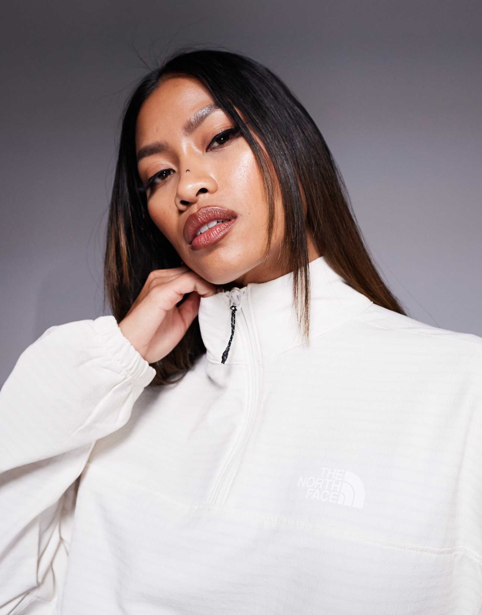 Куртка The North Face Tekware Grid с застежкой-молнией на четверть дюйма белого цвета 8190₽