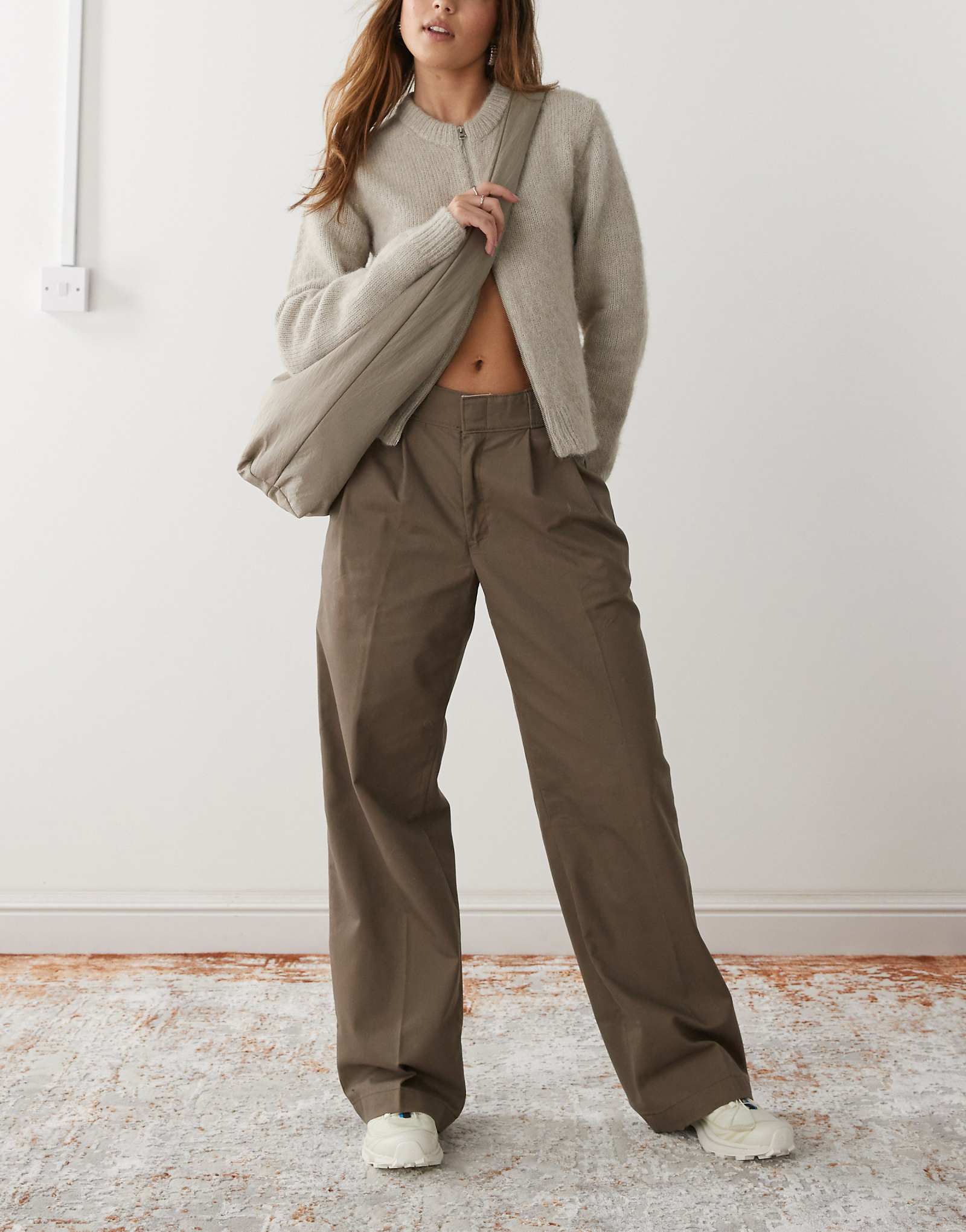 Сезонные брюки Dickies коричневого цвета 12890₽