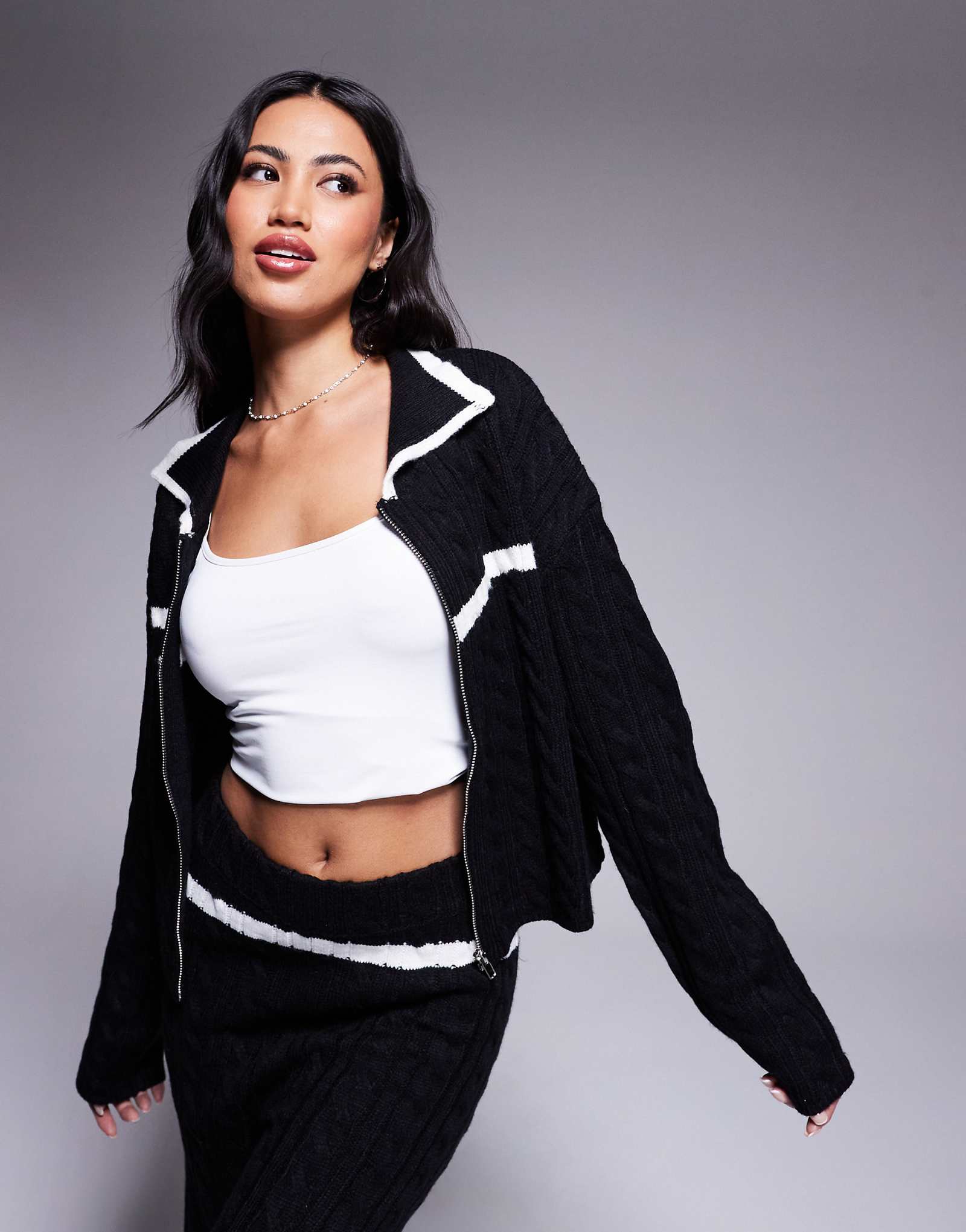 Черно-белый свитер с воротником-стойкой Kaiia на молнии - часть комплекта 6190₽