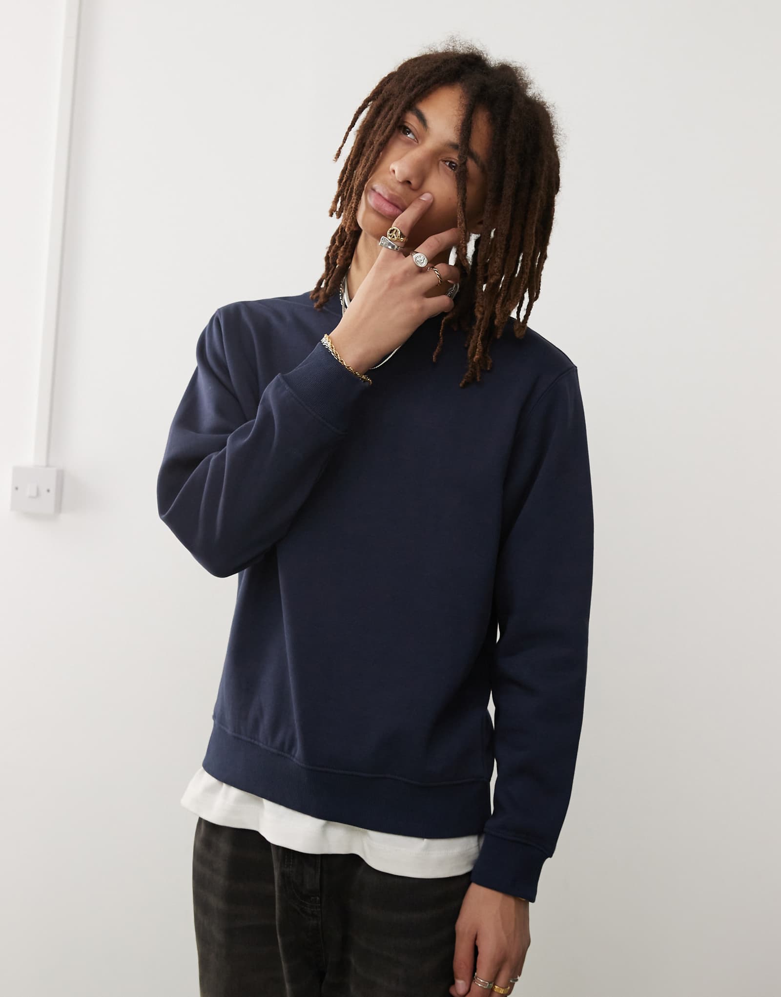 Повседневная толстовка темно-синего цвета 8290₽