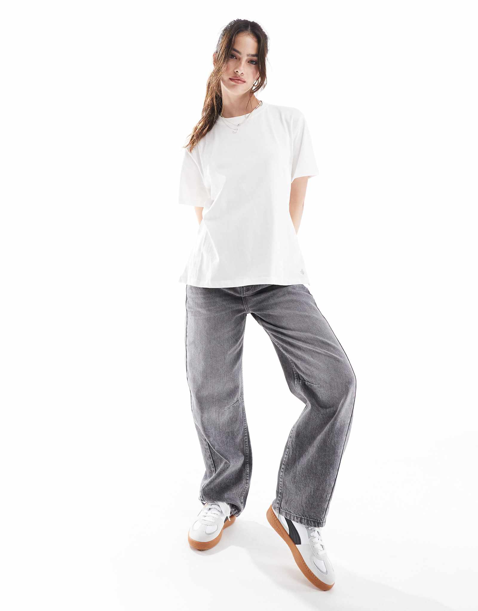 Футболка с узлом на спине Scalpers белого цвета 7790₽