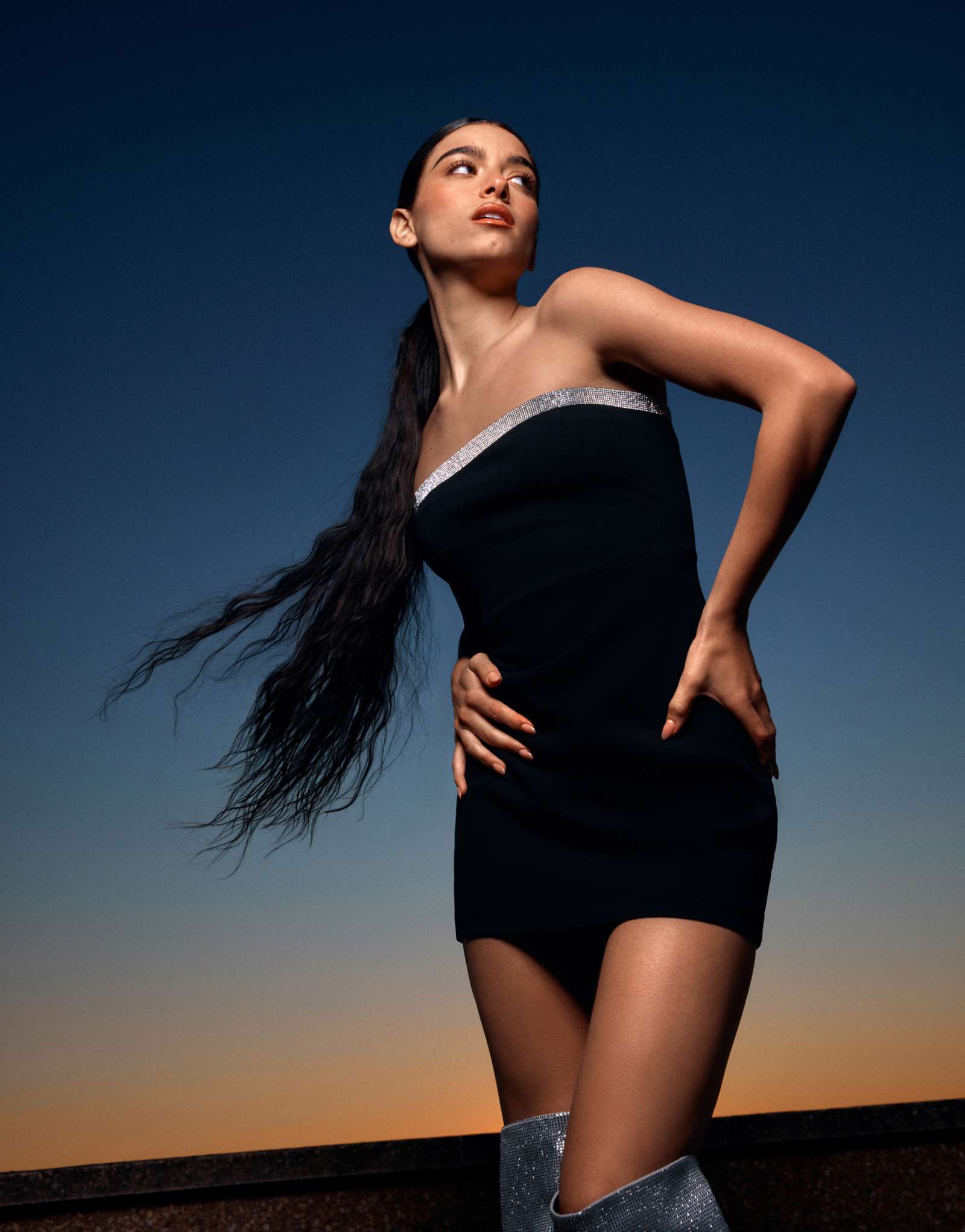 Мини-платье Pull-Bear x Dixie DAmelio черного цвета с отделкой блестками 8190₽