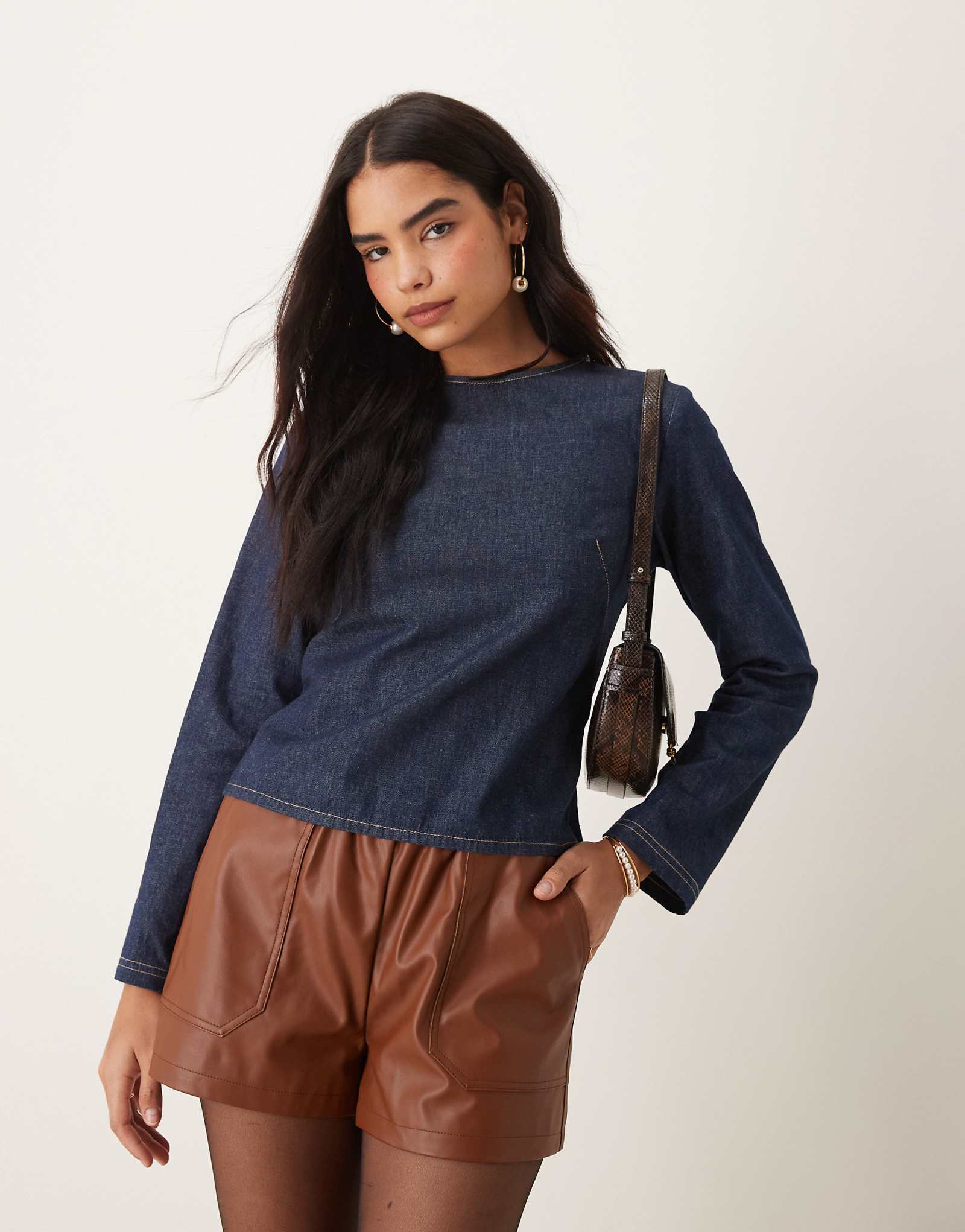 Джинсовая блузка с длинным рукавом от ASOS DESIGN цвета индиго сшитая на заказ 7790₽