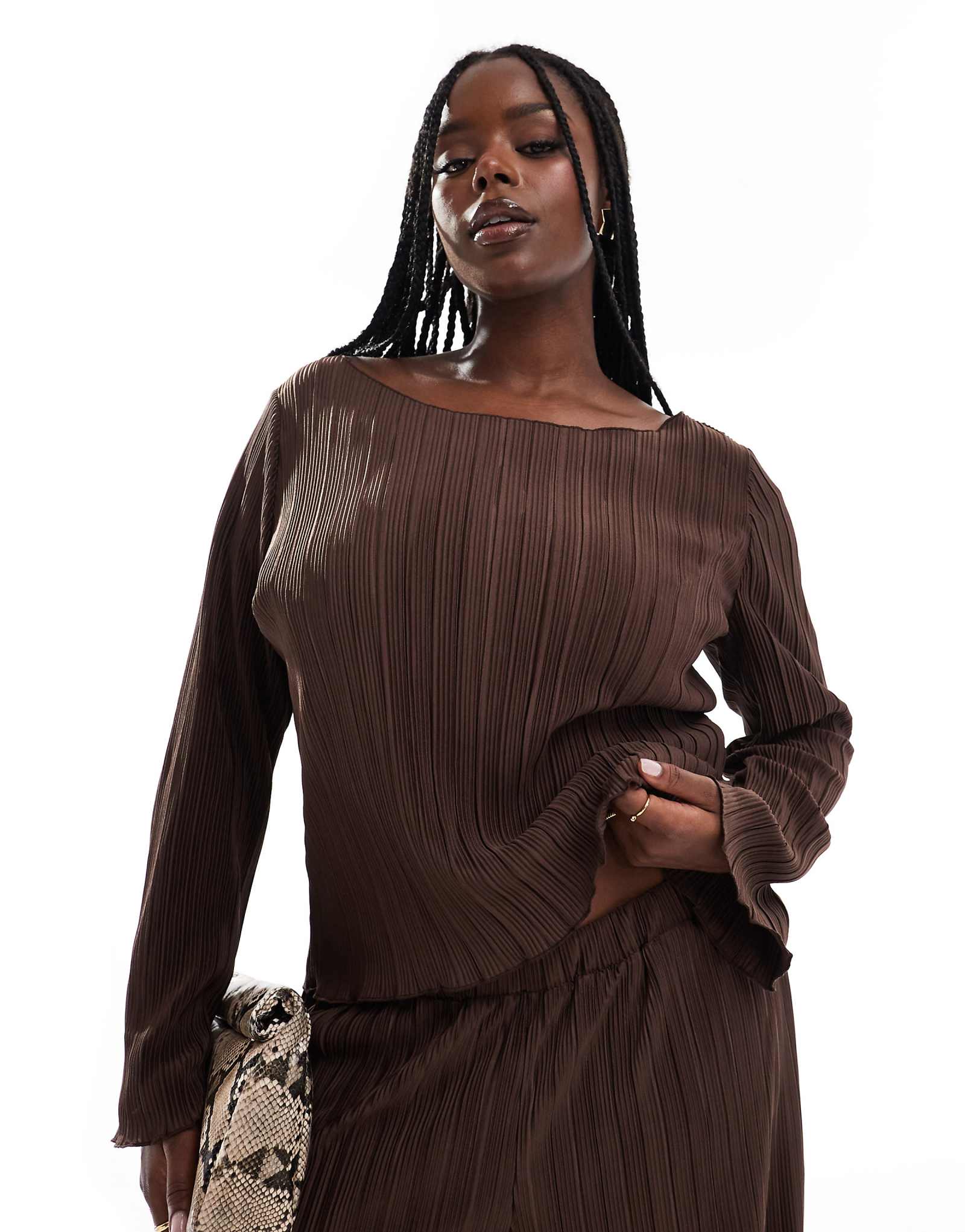 Топ с широкими рукавами Vero Moda Curve plisse шоколадно-коричневого цвета - часть комплекта 9390₽