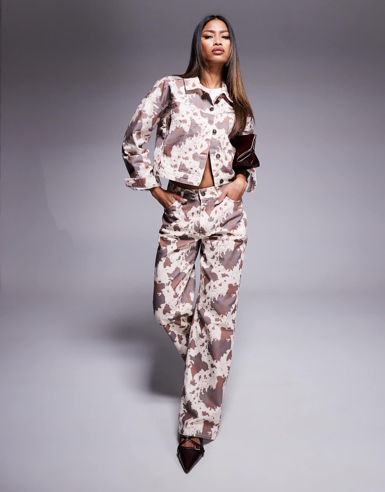 Прямые джинсы свободного кроя River Island с принтом коровы - часть комплекта 10090₽