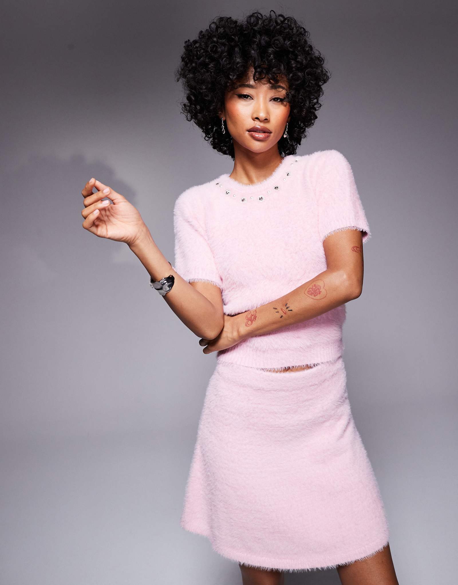 Вязаный топ с ворсом River Island с коротким рукавом нежно-розового цвета - часть комплекта 5690₽