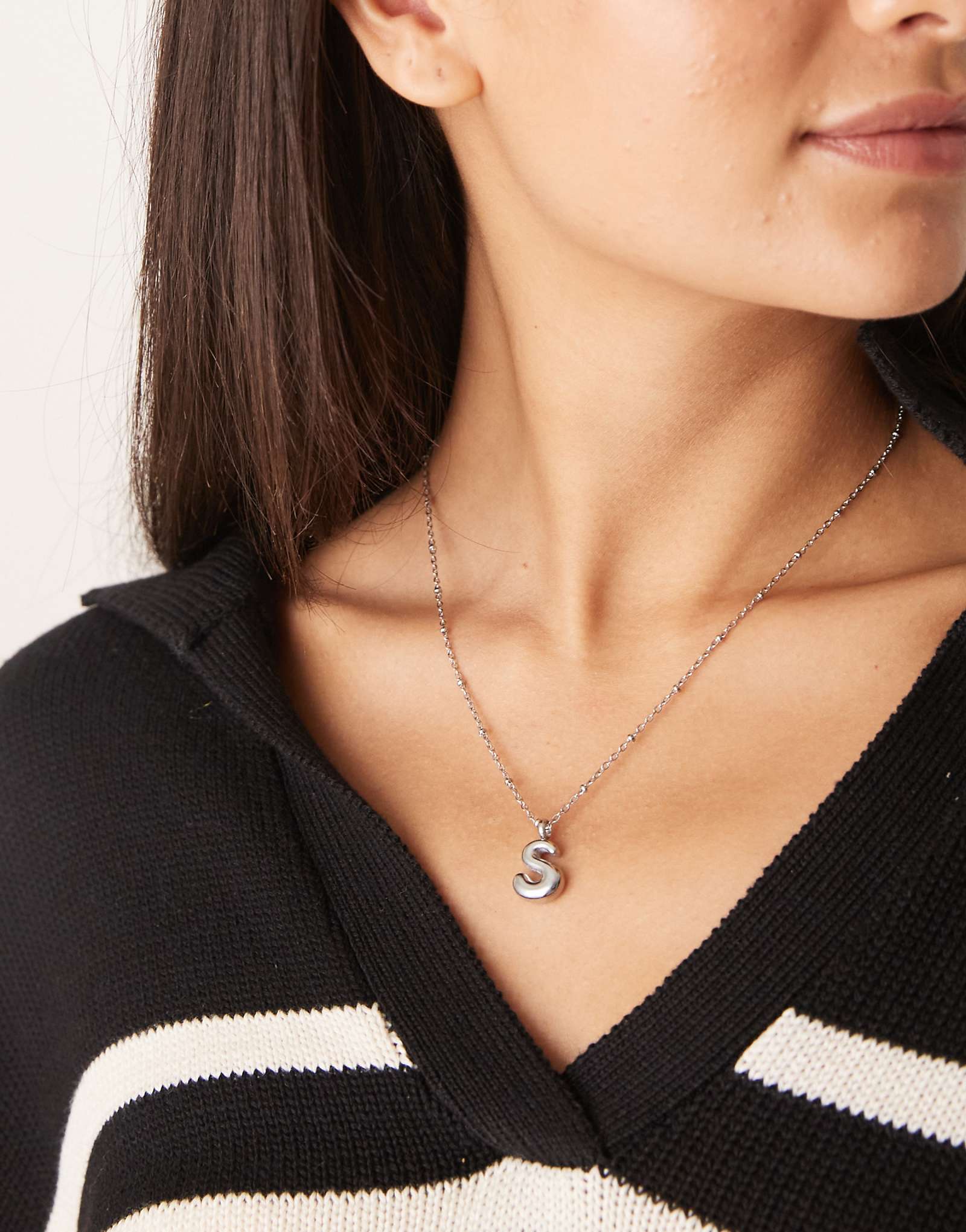 Серебряное ожерелье с пузырчатым инициалом S из нержавеющей стали Потерянные души 3290₽