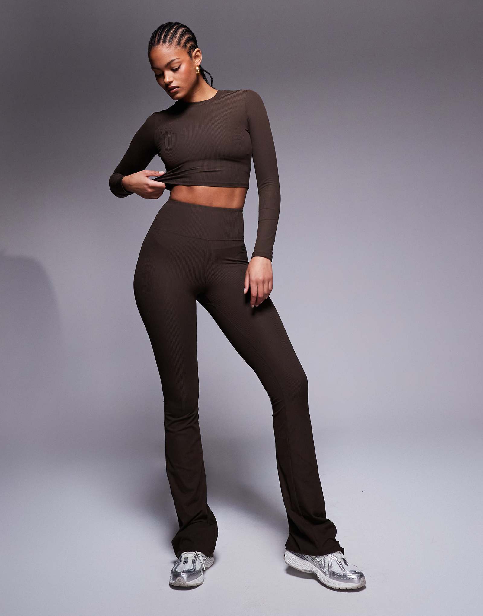 ASOS 4505 Высокие облегающие леггинсы kick yoga в рубчик с мягким на ощупь рисунком трюфеля 7090₽