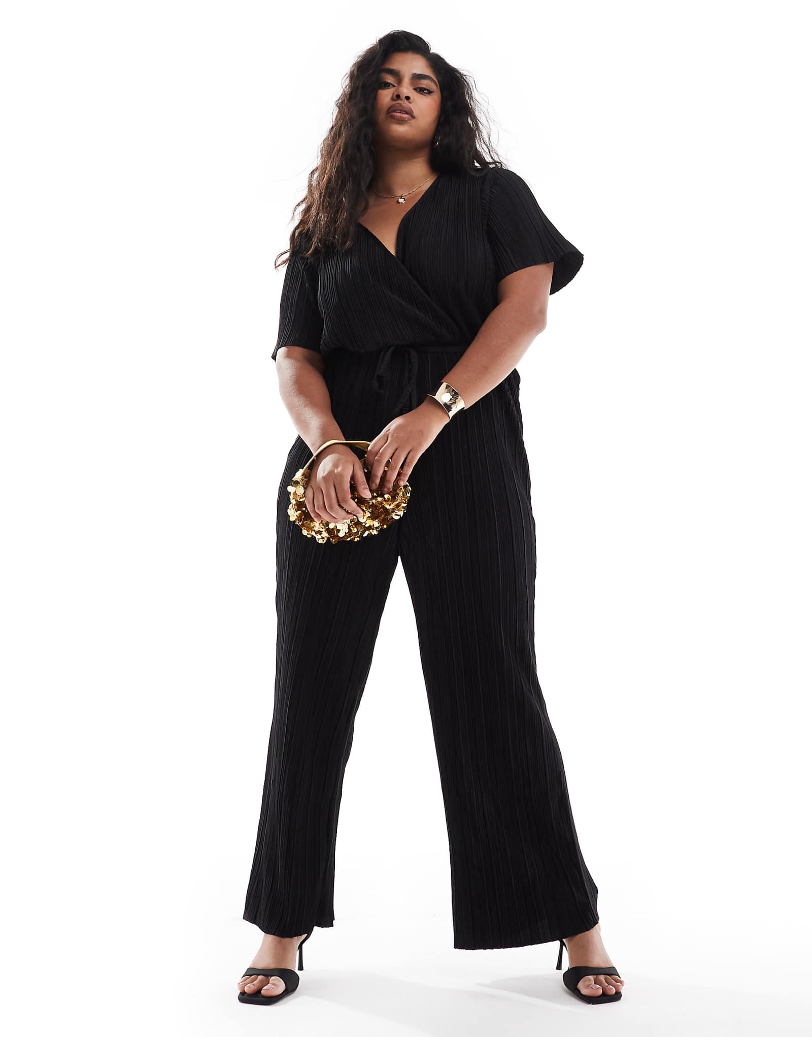 Комбинезон Vero Moda Curve plisse с запахом спереди черного цвета 15090₽