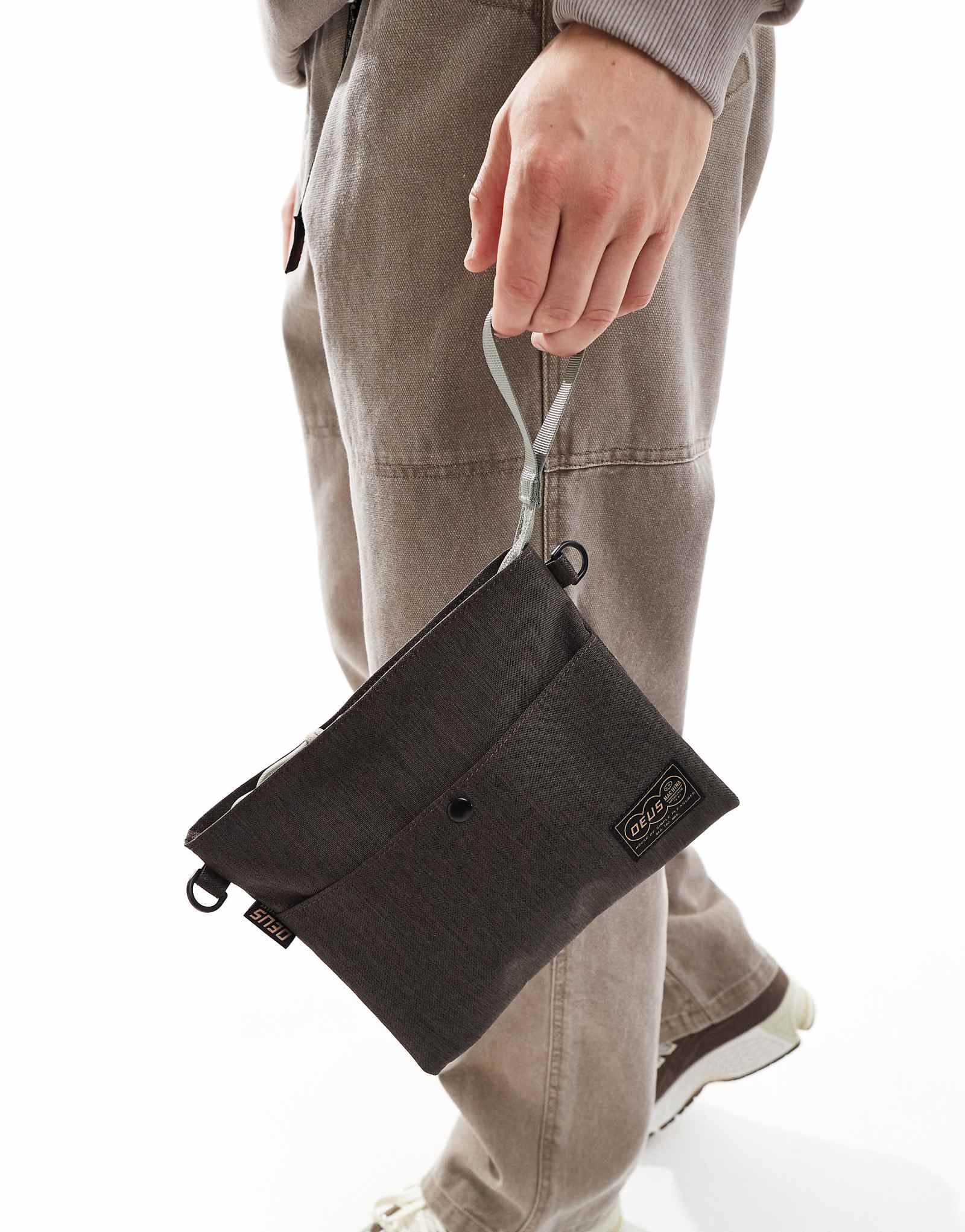 Двухсторонняя сумка для мыла Deus Ex Machina jose черного цвета 9790₽