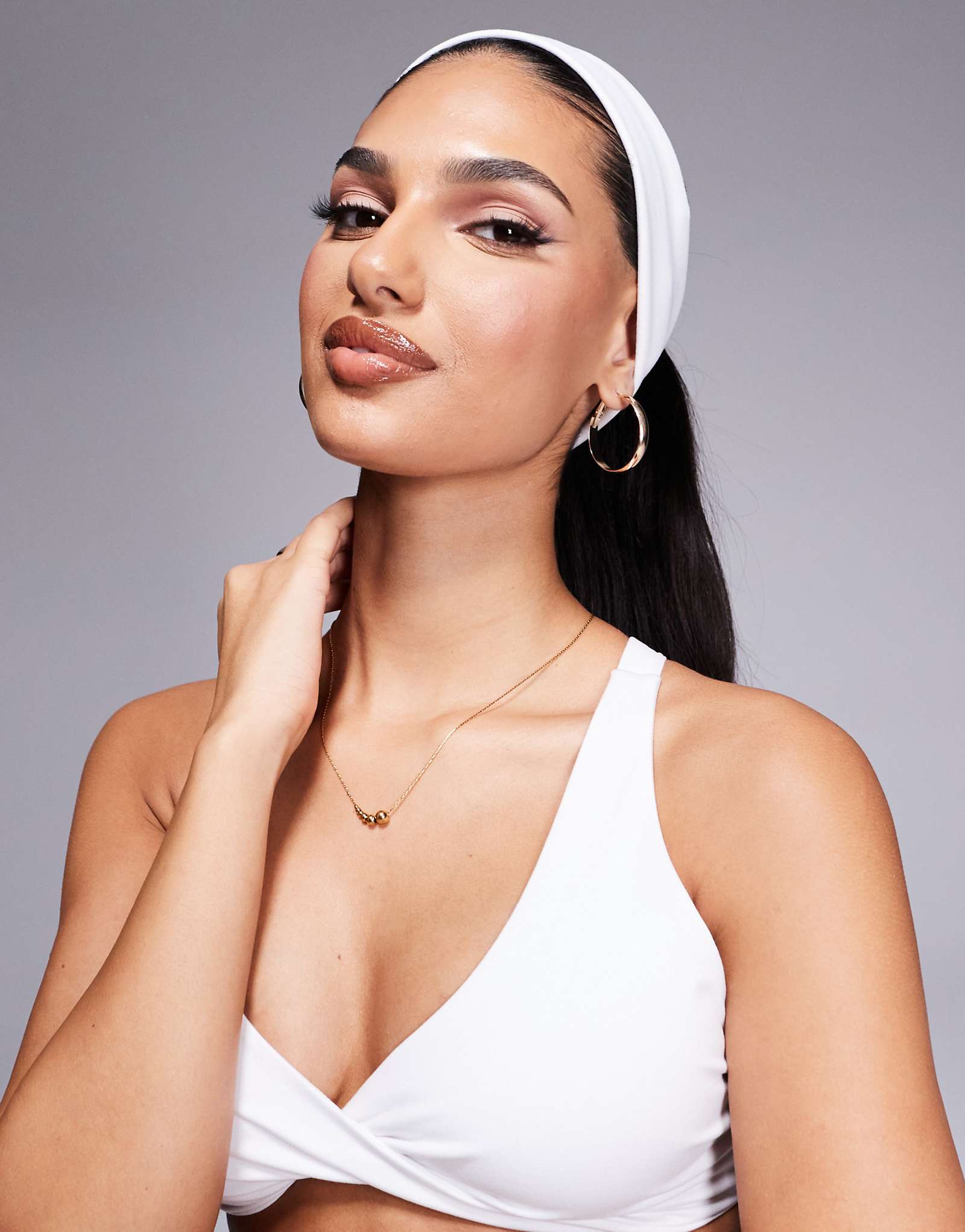 Широкое оголовье для йоги ASOS 4505 Icon soft touch белого цвета