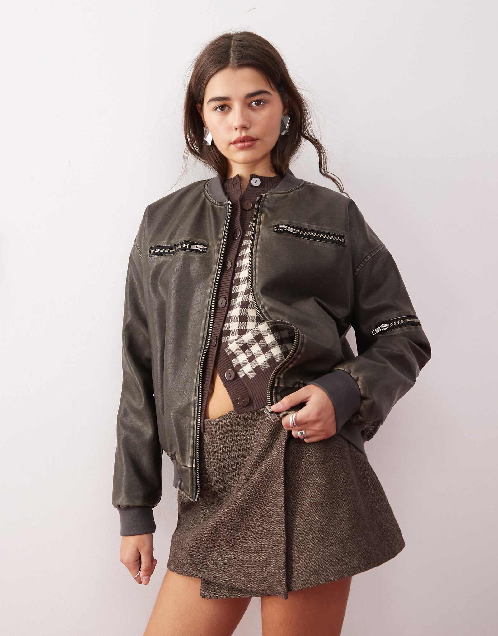 Потертая куртка-бомбер из искусственной кожи Motel marco черного цвета 18690₽