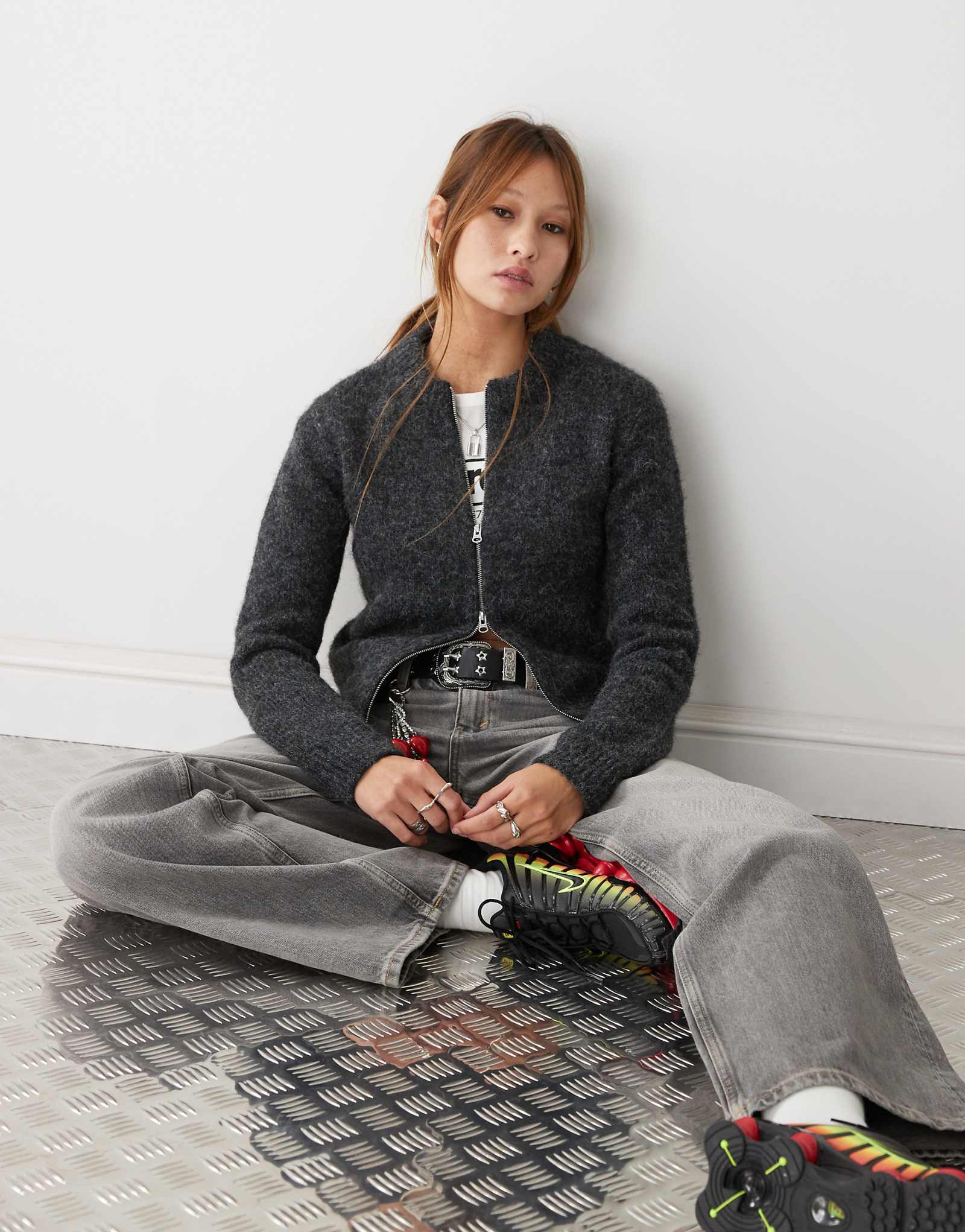 Повседневный кардиган на молнии из полушерстяной ткани Odora цвета черного меланжа 13890₽