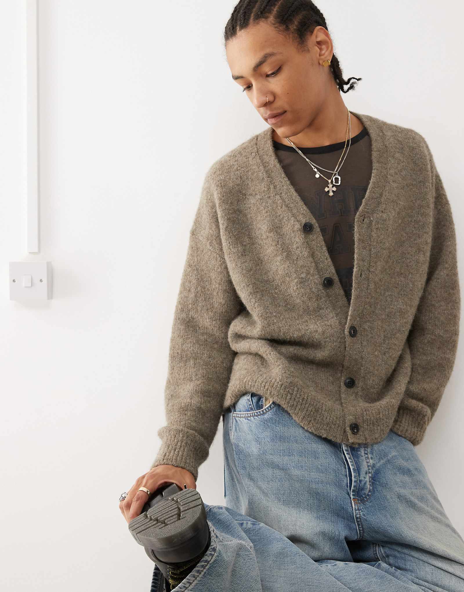 Объемный кардиган из полушерстяной ткани Weekday Bob цвета верблюжьего меланжа 12290₽