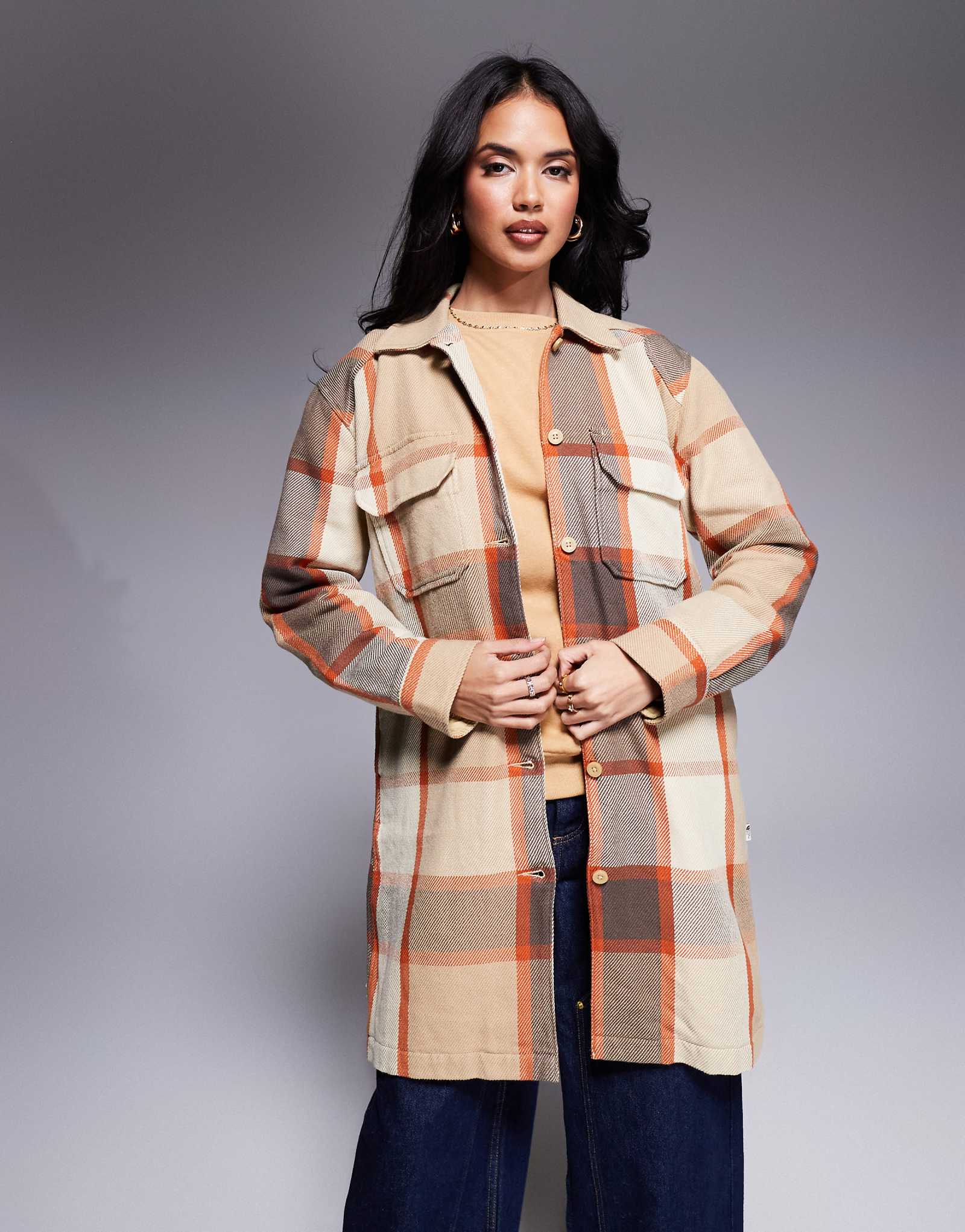 Универсальное пальто из саржи North Face Valley бежевого цвета 17890₽