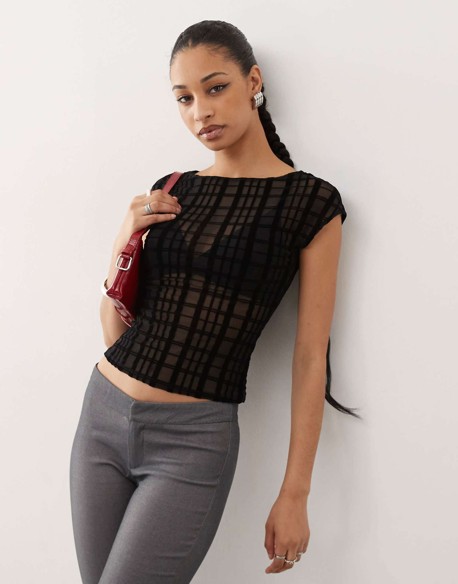 Облегающая футболка Motel nova в клетку из флока черного цвета 9390₽