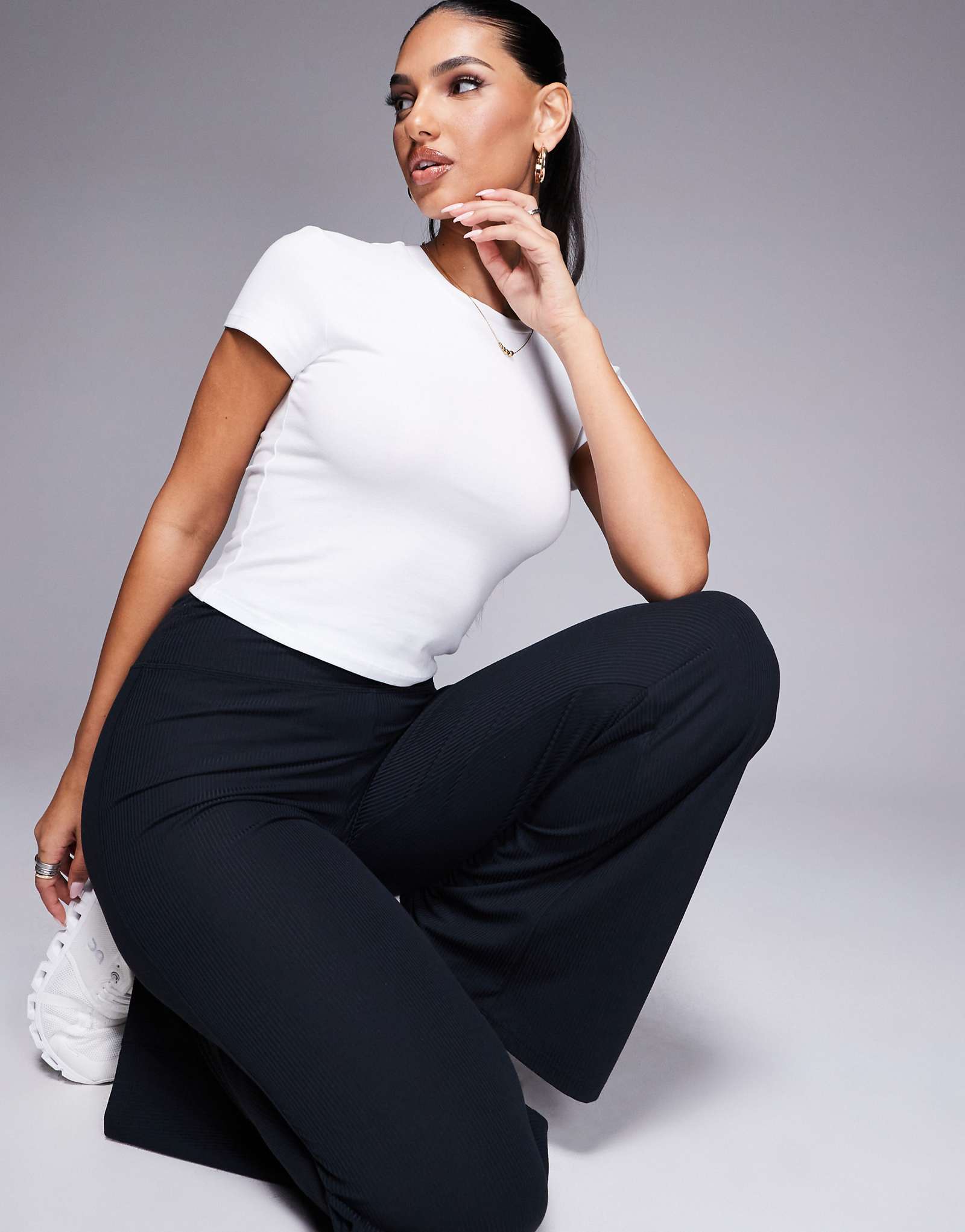 Футболка ASOS 4505 performance из мягкой на ощупь ткани белого цвета 3890₽