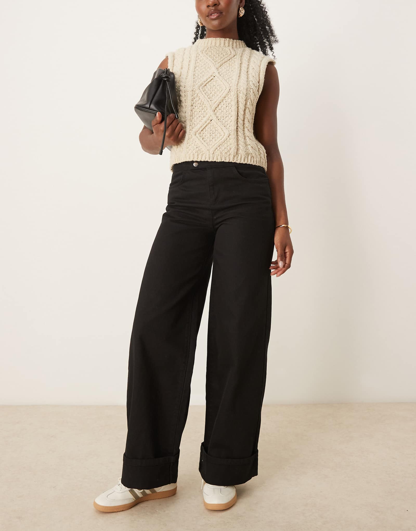 Зауженные джинсы с отложным воротником от ASOS DESIGN темно-синего цвета 3490₽