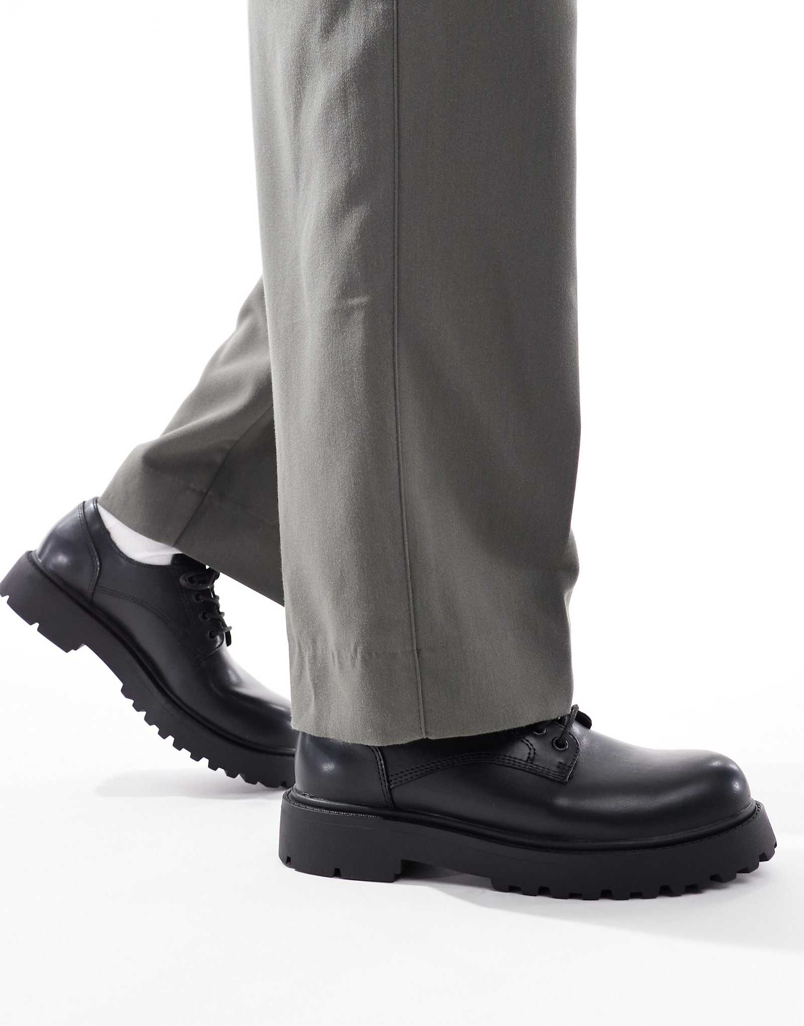 Черные ботинки на шнуровке Pull-Bear 7390₽