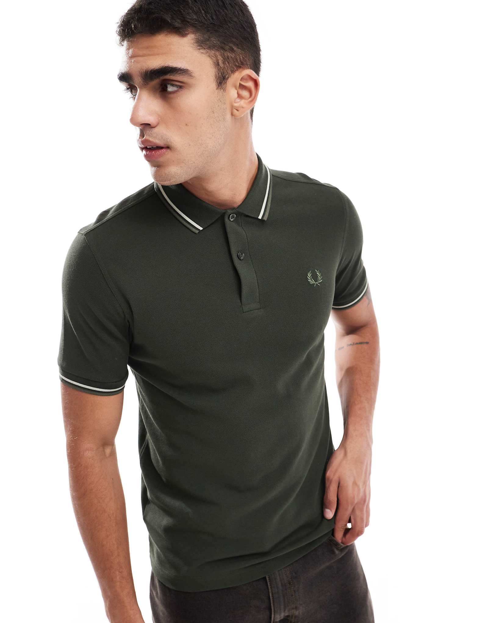 Рубашка-поло Fred Perry с двойным воротником зеленого цвета хаки 16990₽