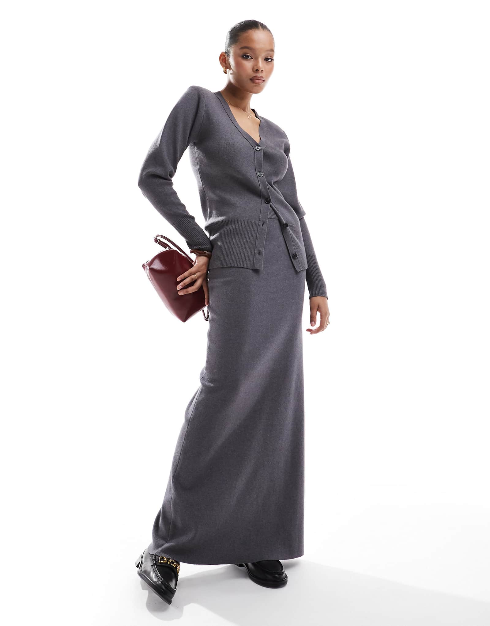 Красивая пышная юбка макси из трикотажа в рубчик цвета древесного угля - часть комплекта 11290₽