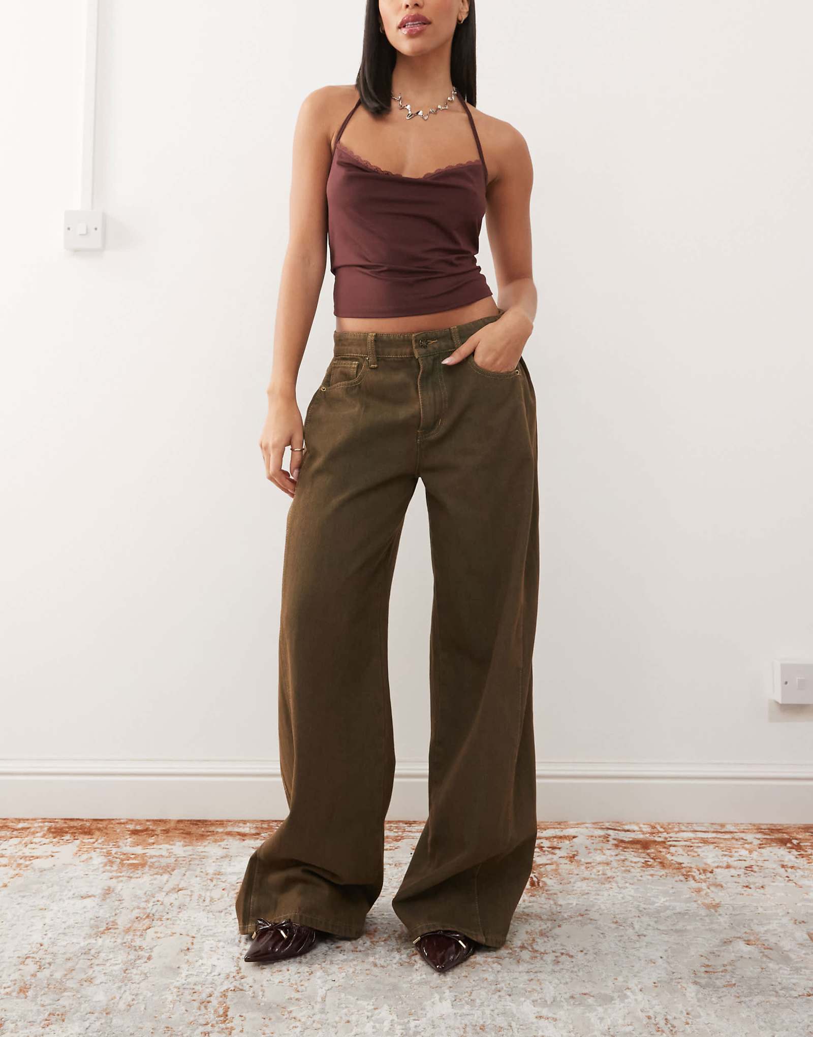 Мешковатые джинсы Lioness с заниженной талией коричневого цвета выстиранные бензином 19690₽