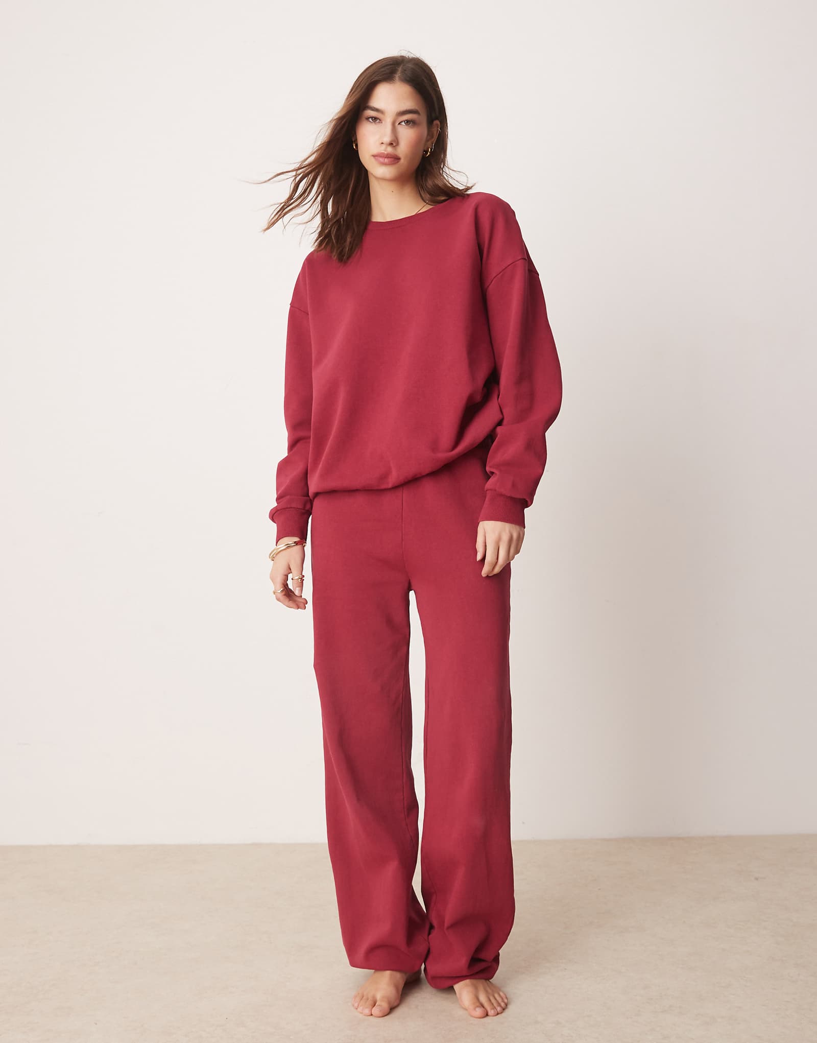 Спортивные брюки ASOS DESIGN с кислотной стиркой бордового цвета - часть комплекта 3290₽