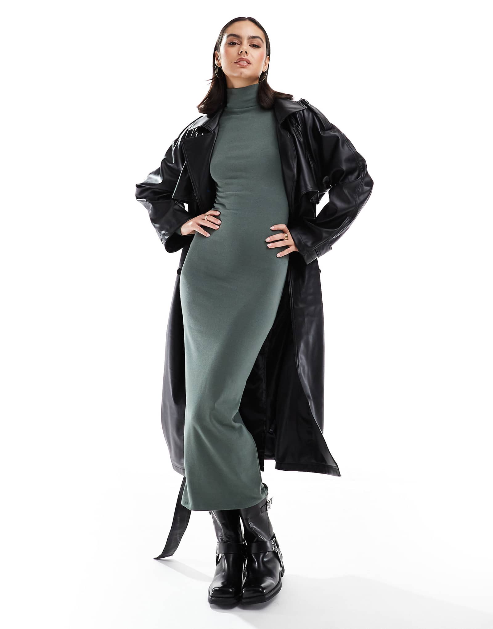 Миди-платье Pull-Bear с длинными рукавами цвета хаки 2690₽