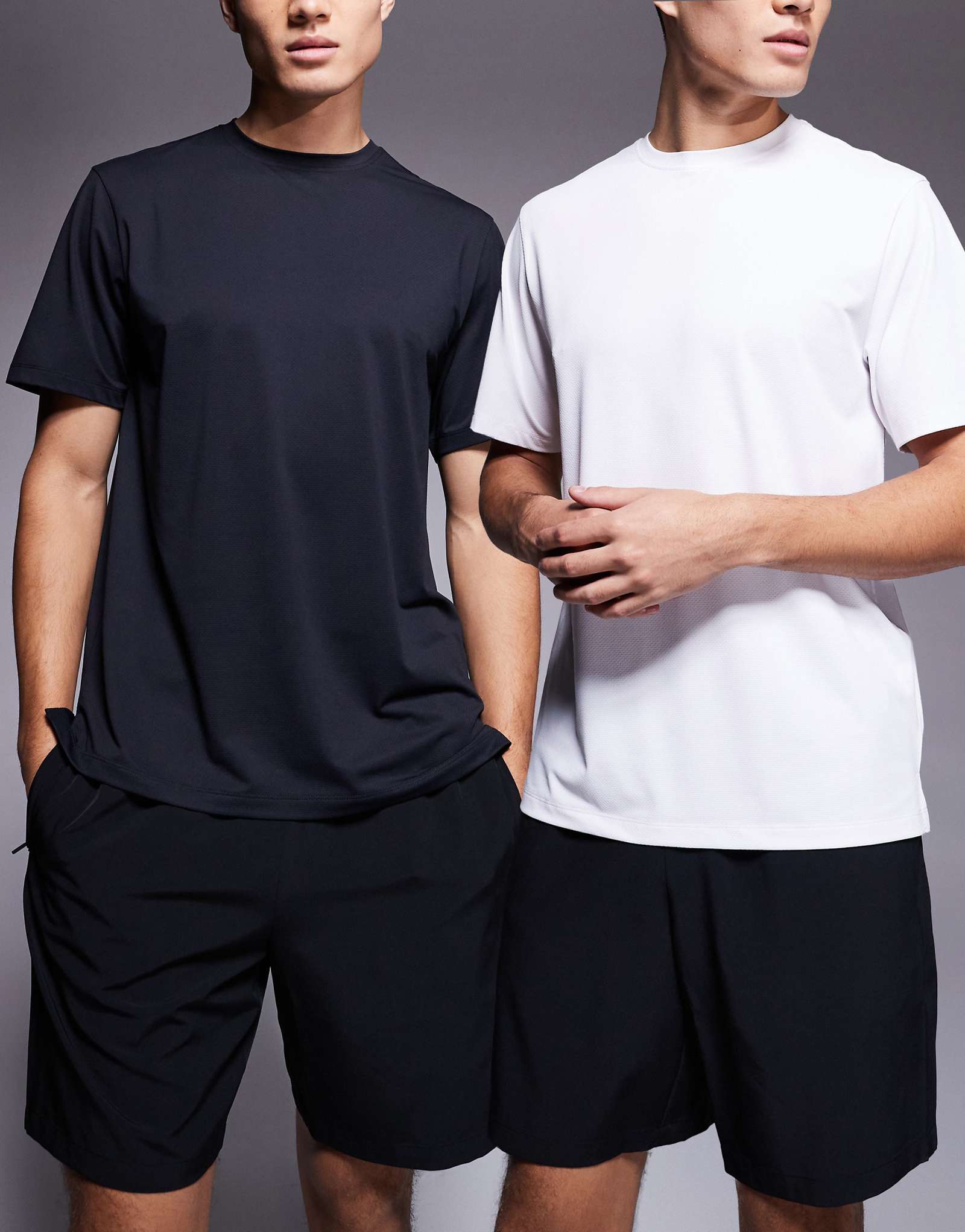 Тренировочная футболка ASOS 4505 Icon с быстрым высыханием 2 упаковки черно-белая 3590₽