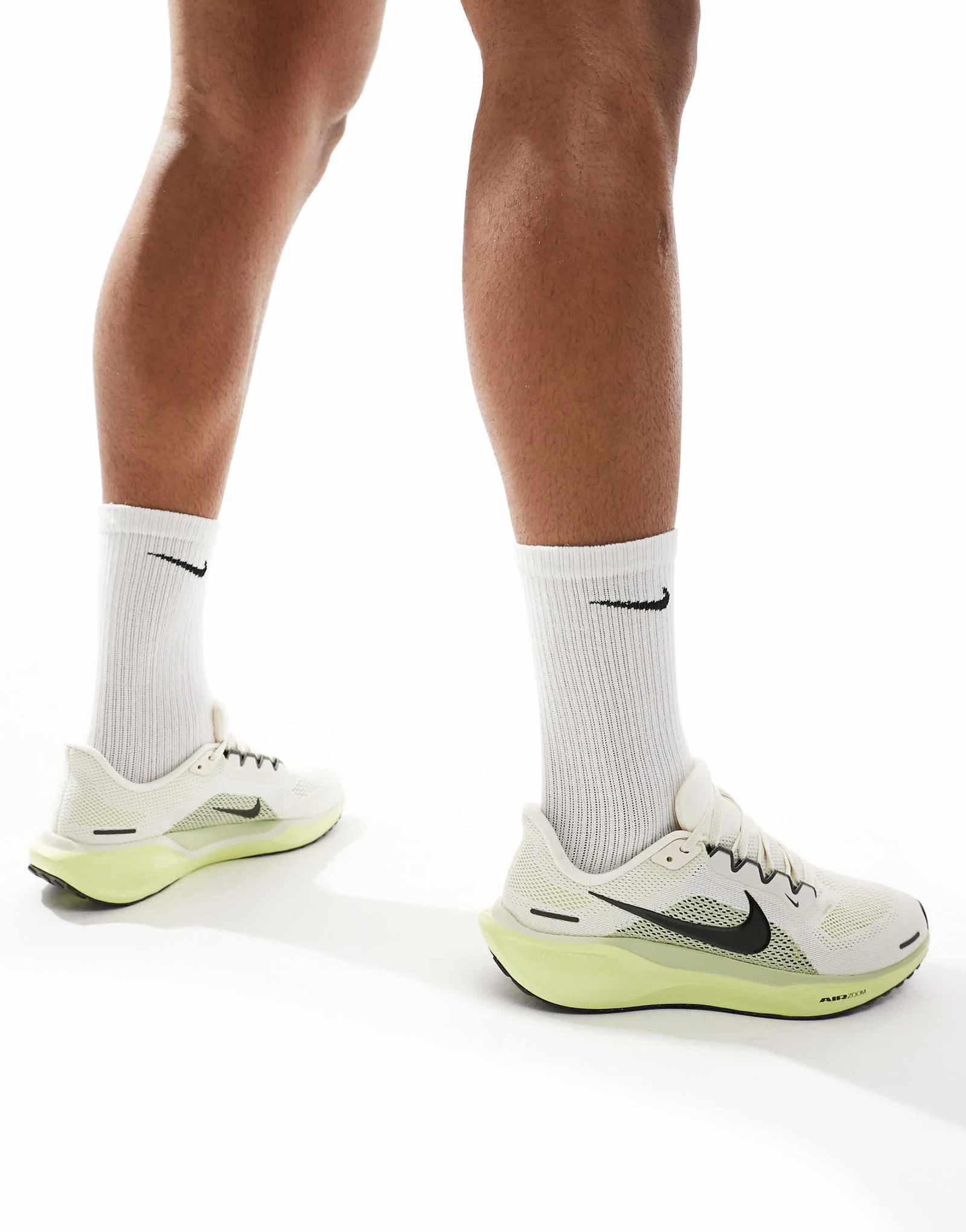 Кроссовки Nike Running Air Zoom Pegasus 41 темно-белого и зеленого цветов 13290₽