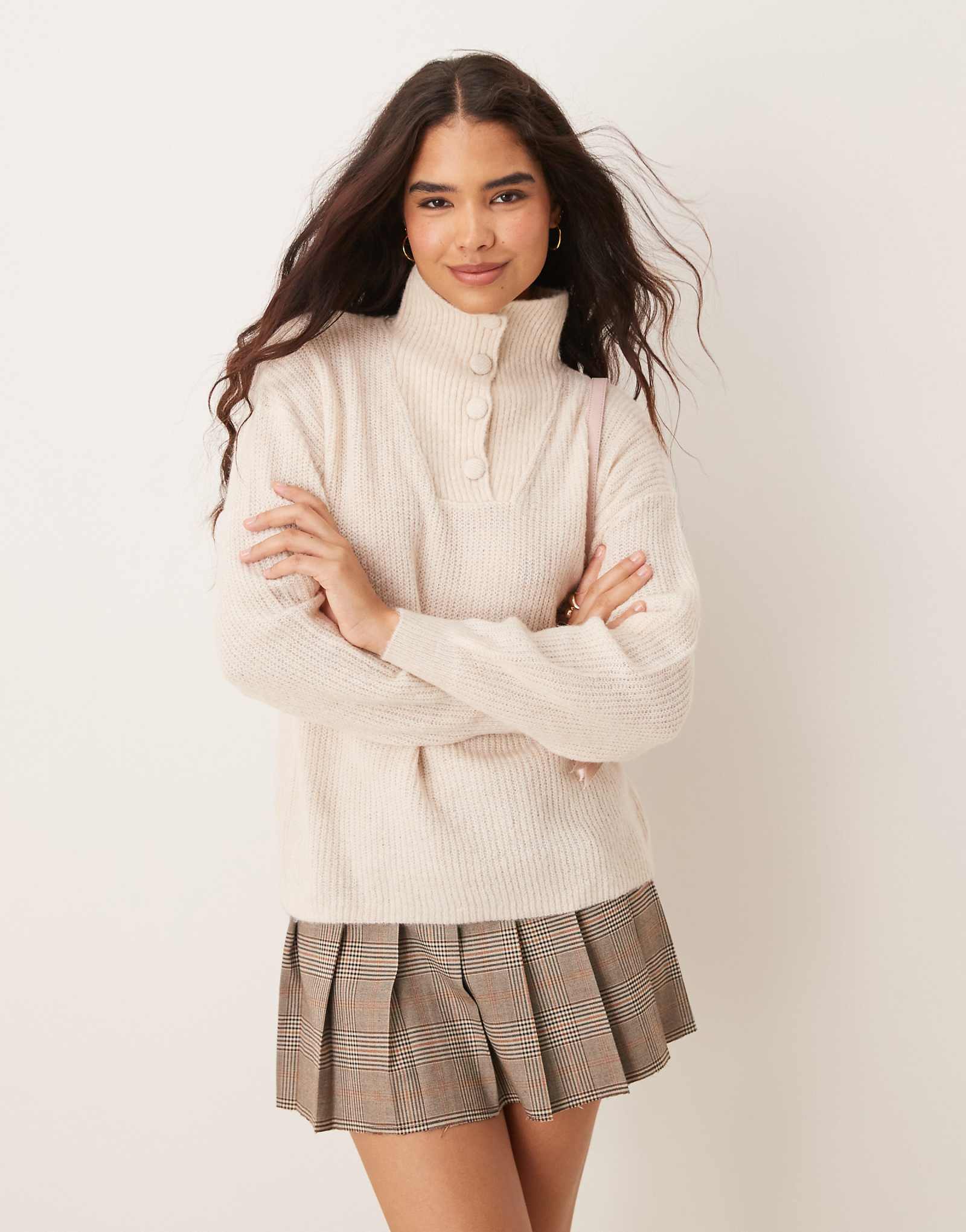 Вязаный свитер с высоким воротом и пуговицами JDY из камня 3590₽