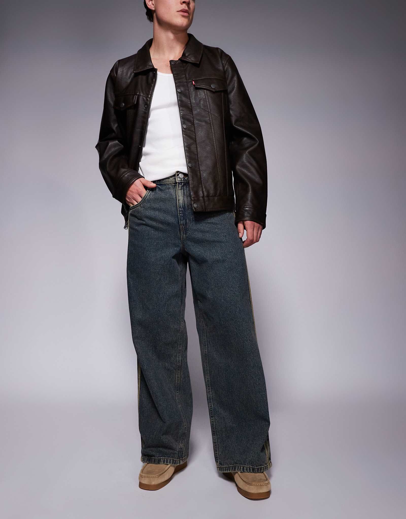 ДИЗАЙНЕРСКИЕ джинсы ASOS с супер-мешковатым кроем и спортивными деталями темно-синего цвета 7990₽