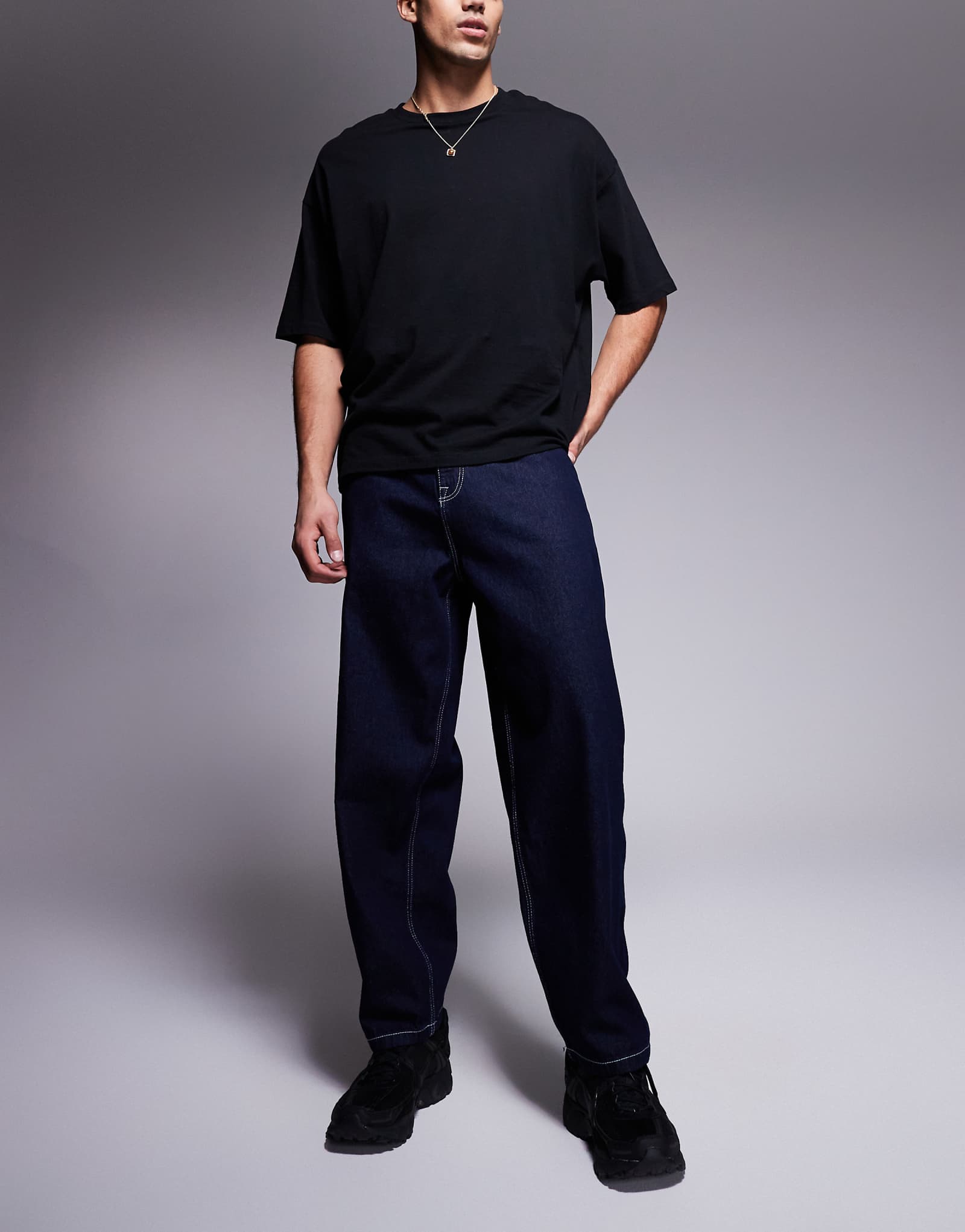 ДИЗАЙНЕРСКИЕ джинсы-бочкообразки ASOS темно-синего цвета 2890₽