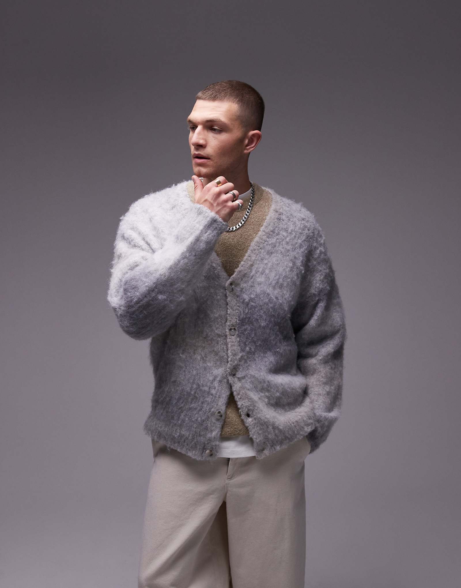 Кардиган свободного кроя Topman в сером цвете омбре 5690₽