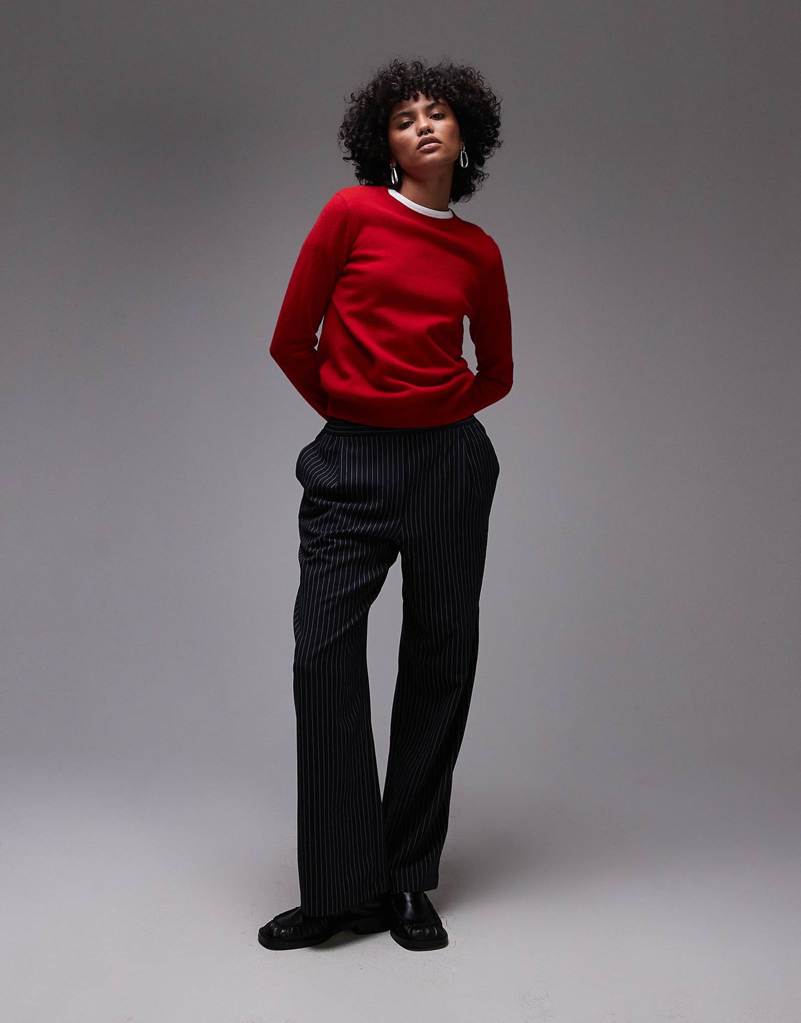 Кашемировый свитер с круглым вырезом цвета манго красного цвета 32690₽