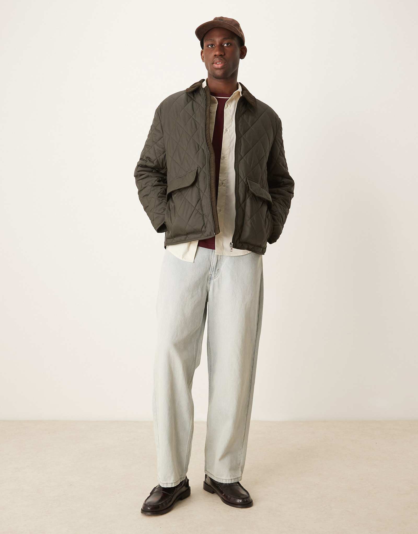 Стеганая куртка с отложным воротником Mango на молнии цвета хаки 20190₽